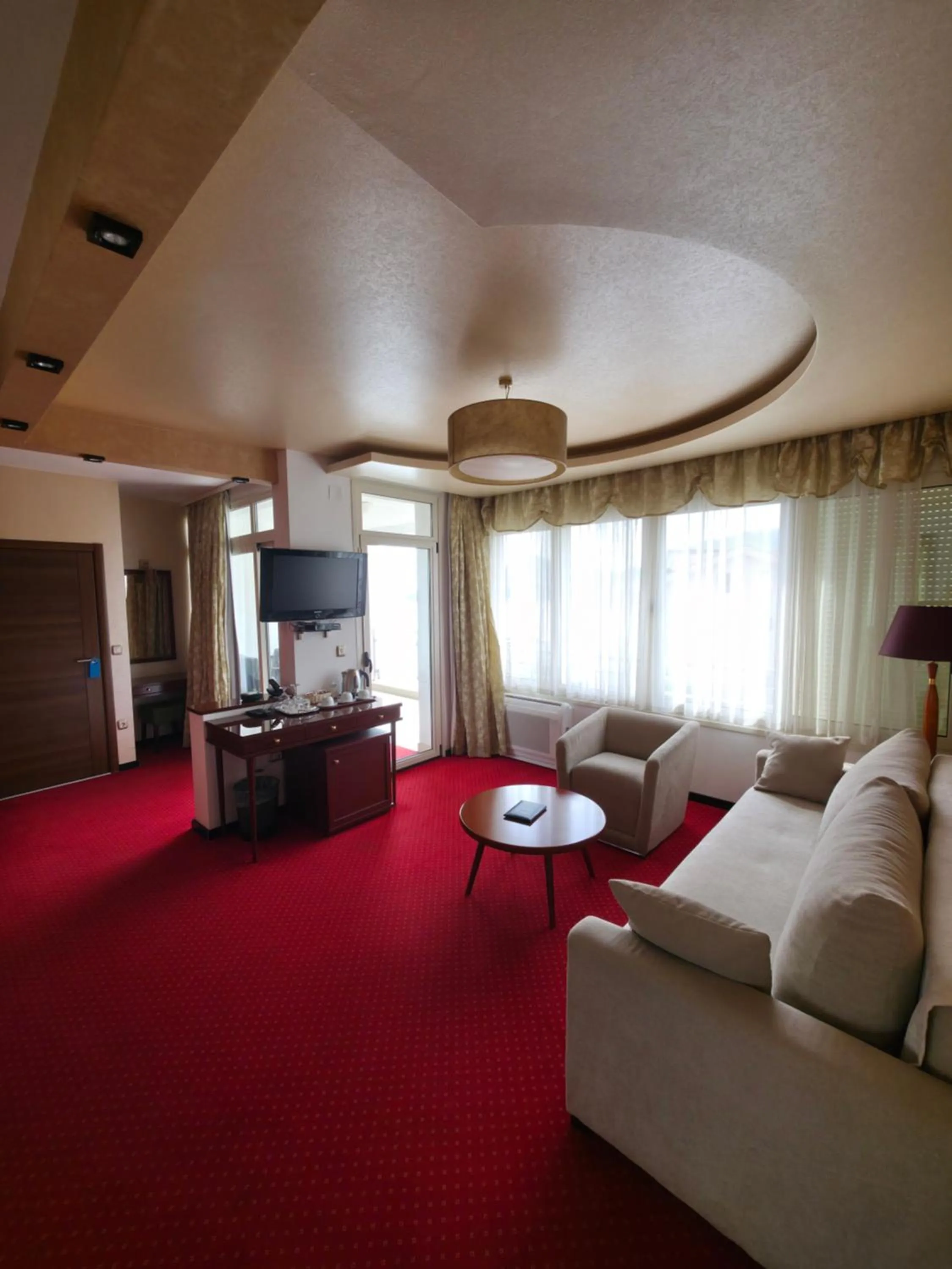 TV and multimedia in Meridian Hotel