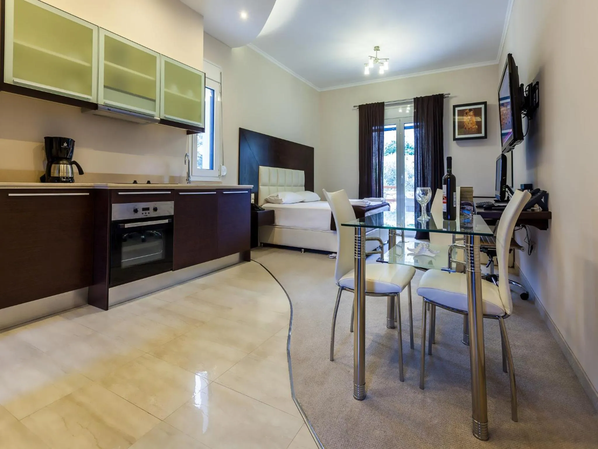 Day in Pearl Bay Hotel Apartments