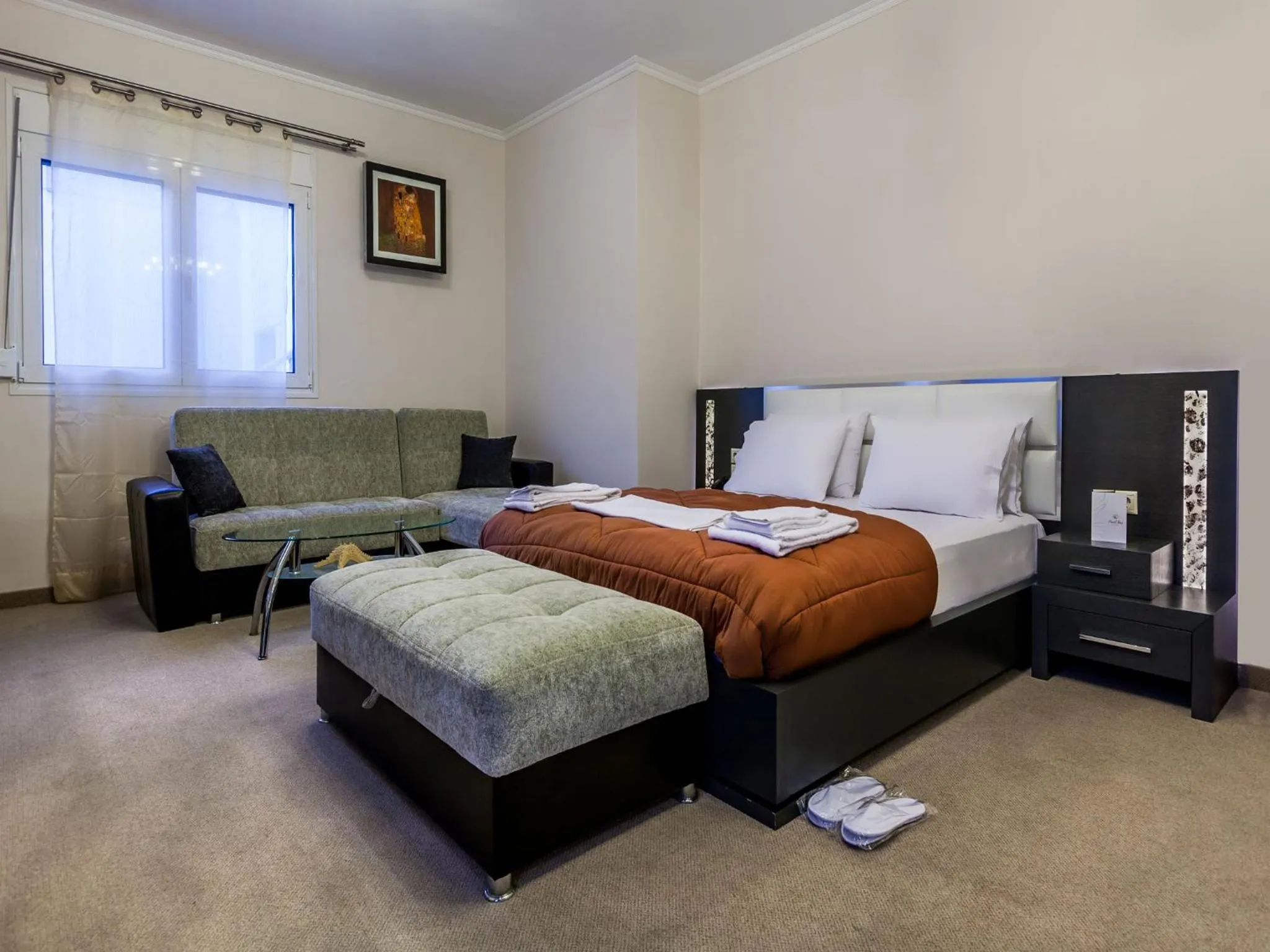 Day in Pearl Bay Hotel Apartments