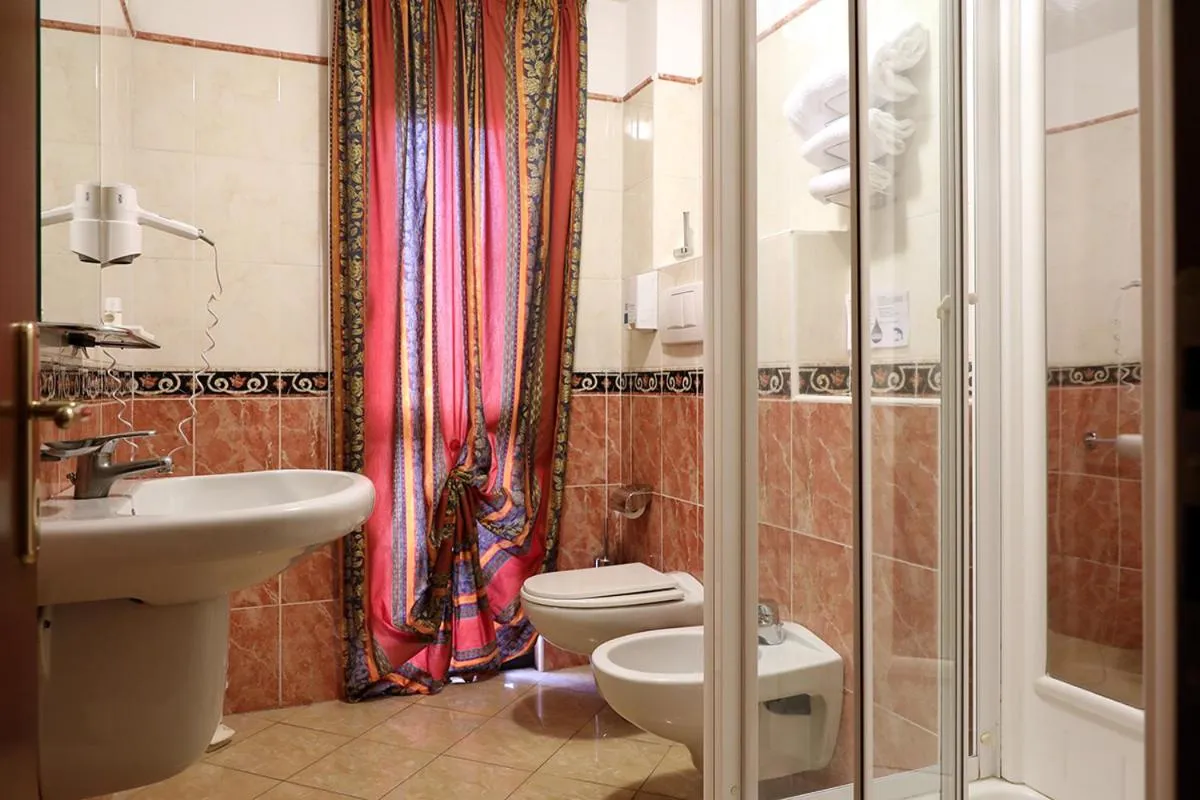 Shower in Hotel Al Castello