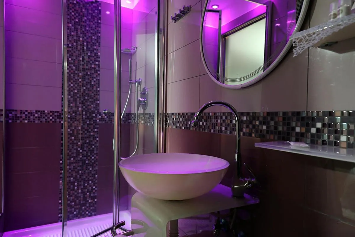 Shower in Hotel Al Castello