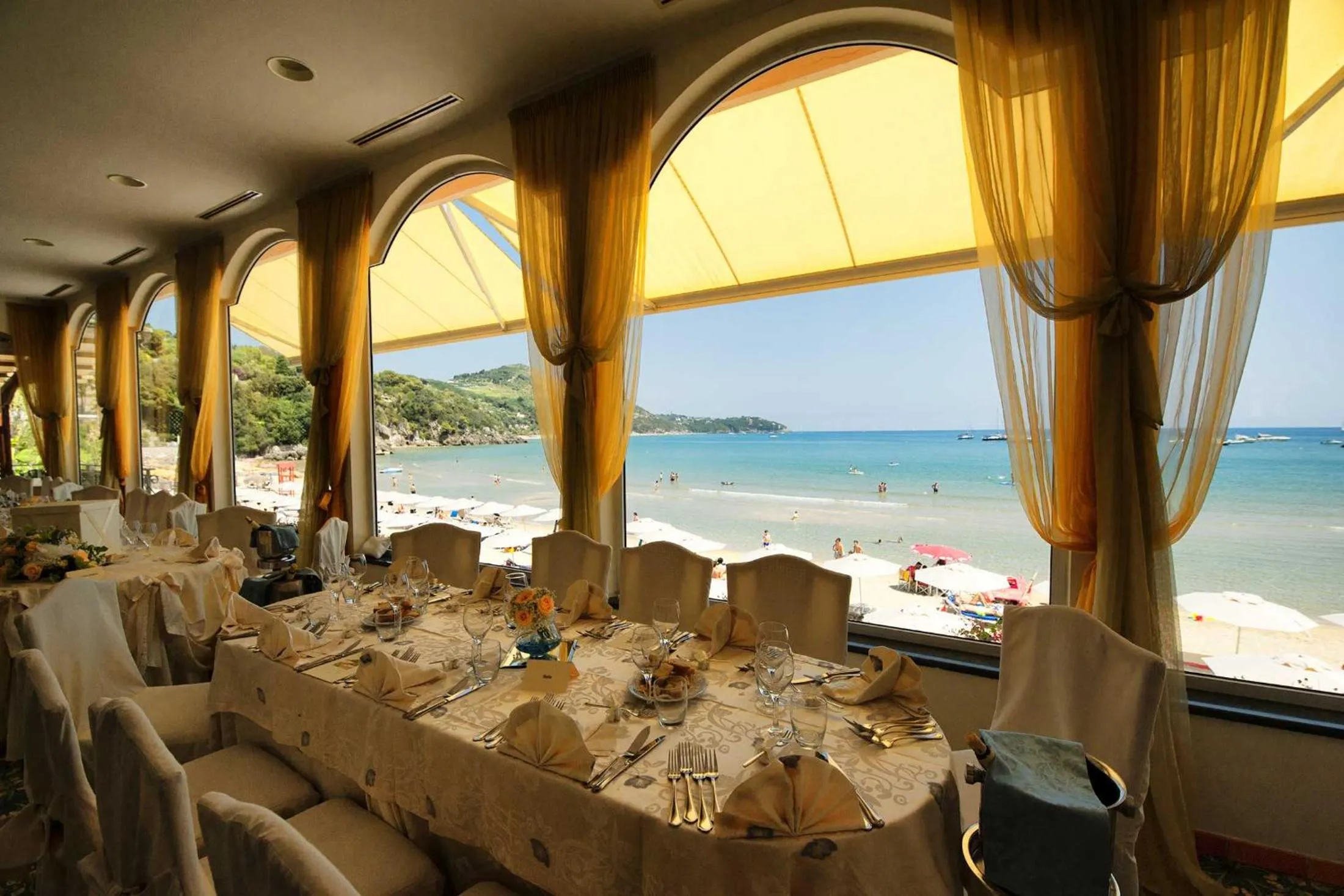 Restaurant/places to eat in Grand Hotel Il Ninfeo
