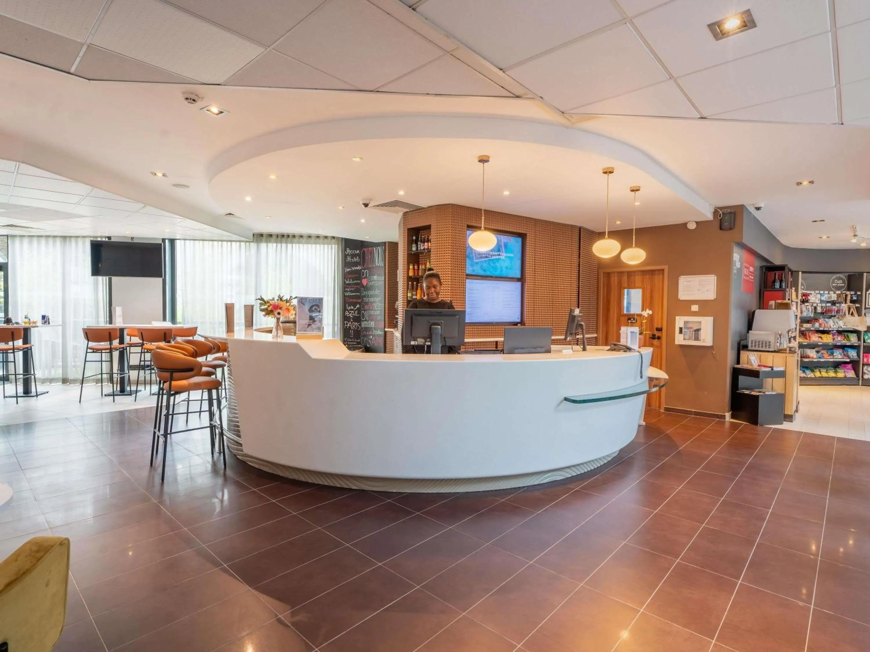 Property building in Novotel Suites Paris Issy Les Moulineaux