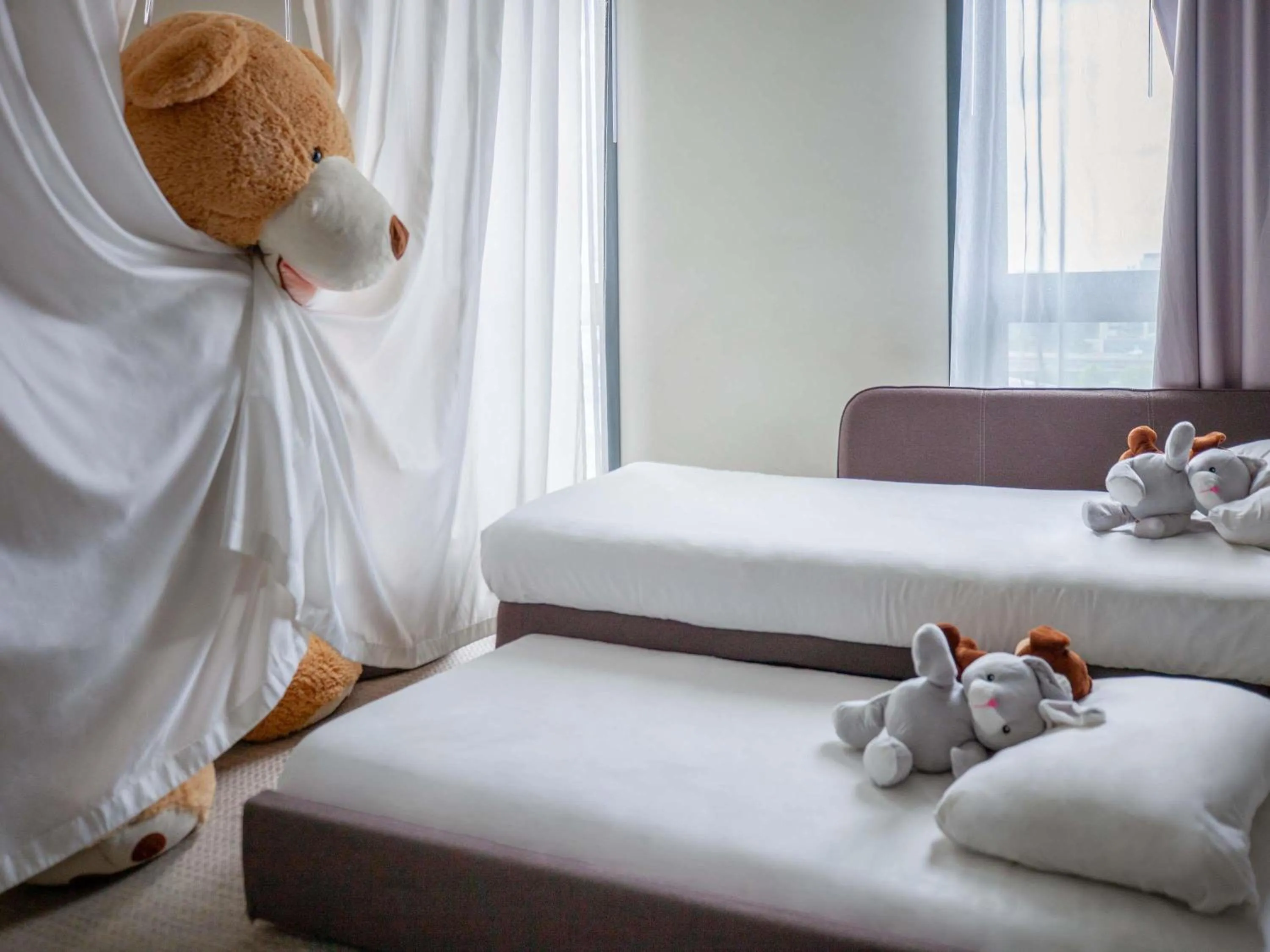 Bedroom, Bed in Novotel Suites Paris Issy Les Moulineaux