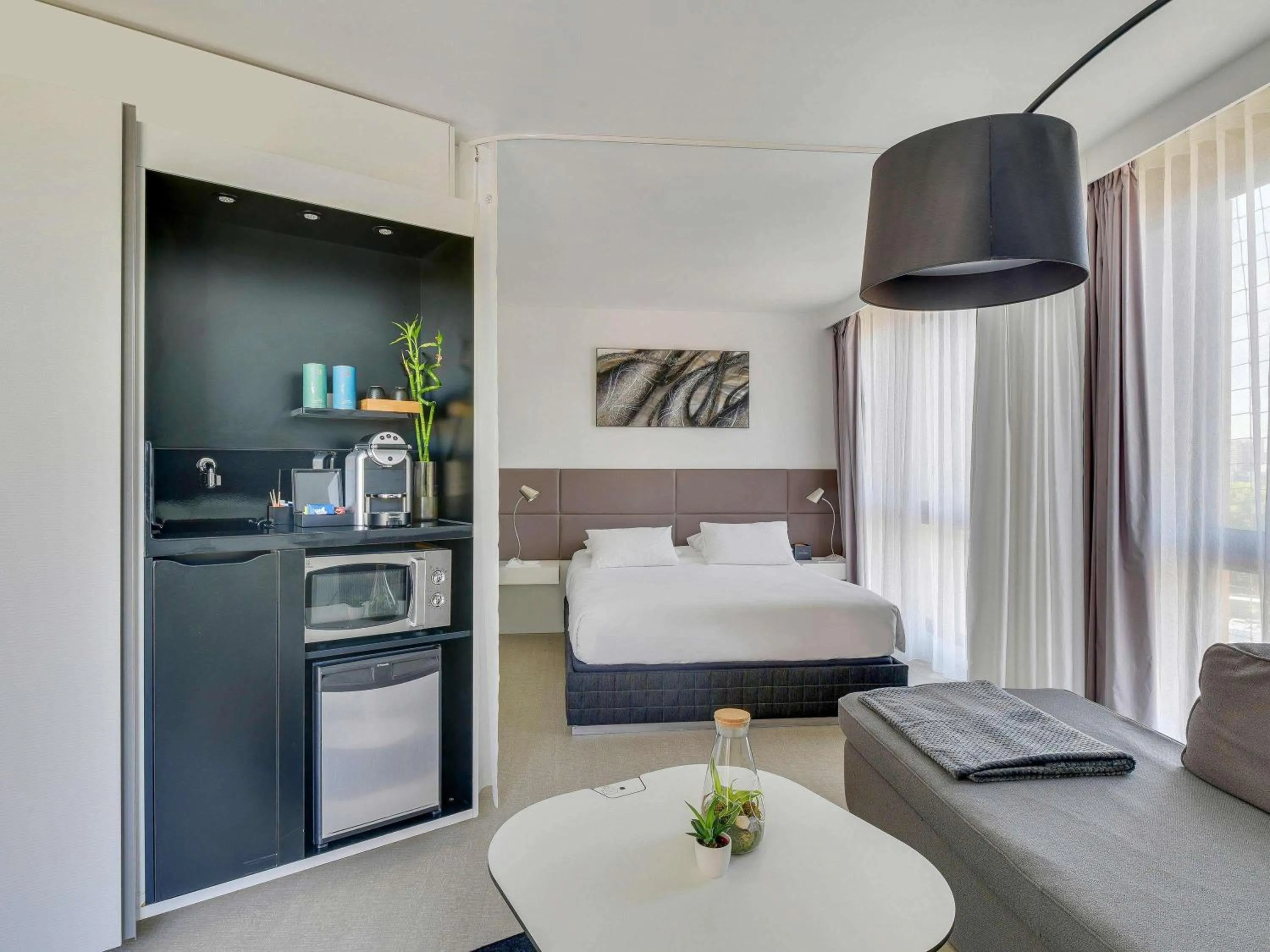 Bedroom, Bed in Novotel Suites Paris Issy Les Moulineaux