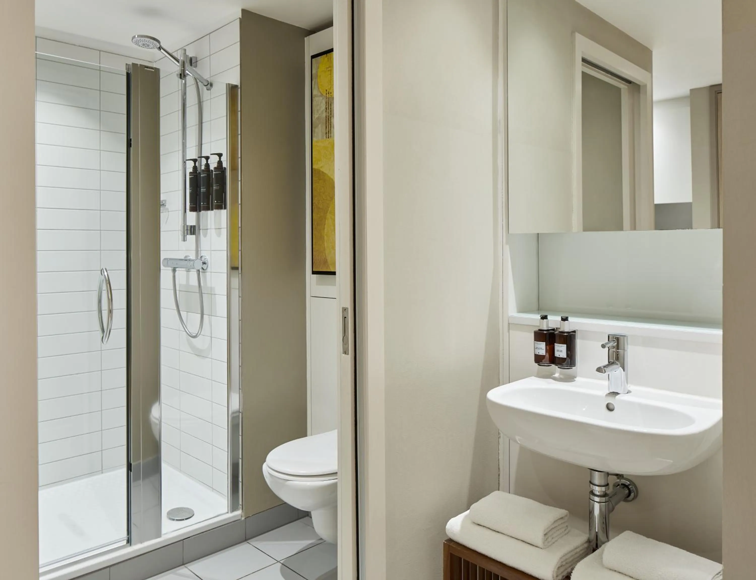 Shower in Residence Inn by Marriott Edinburgh