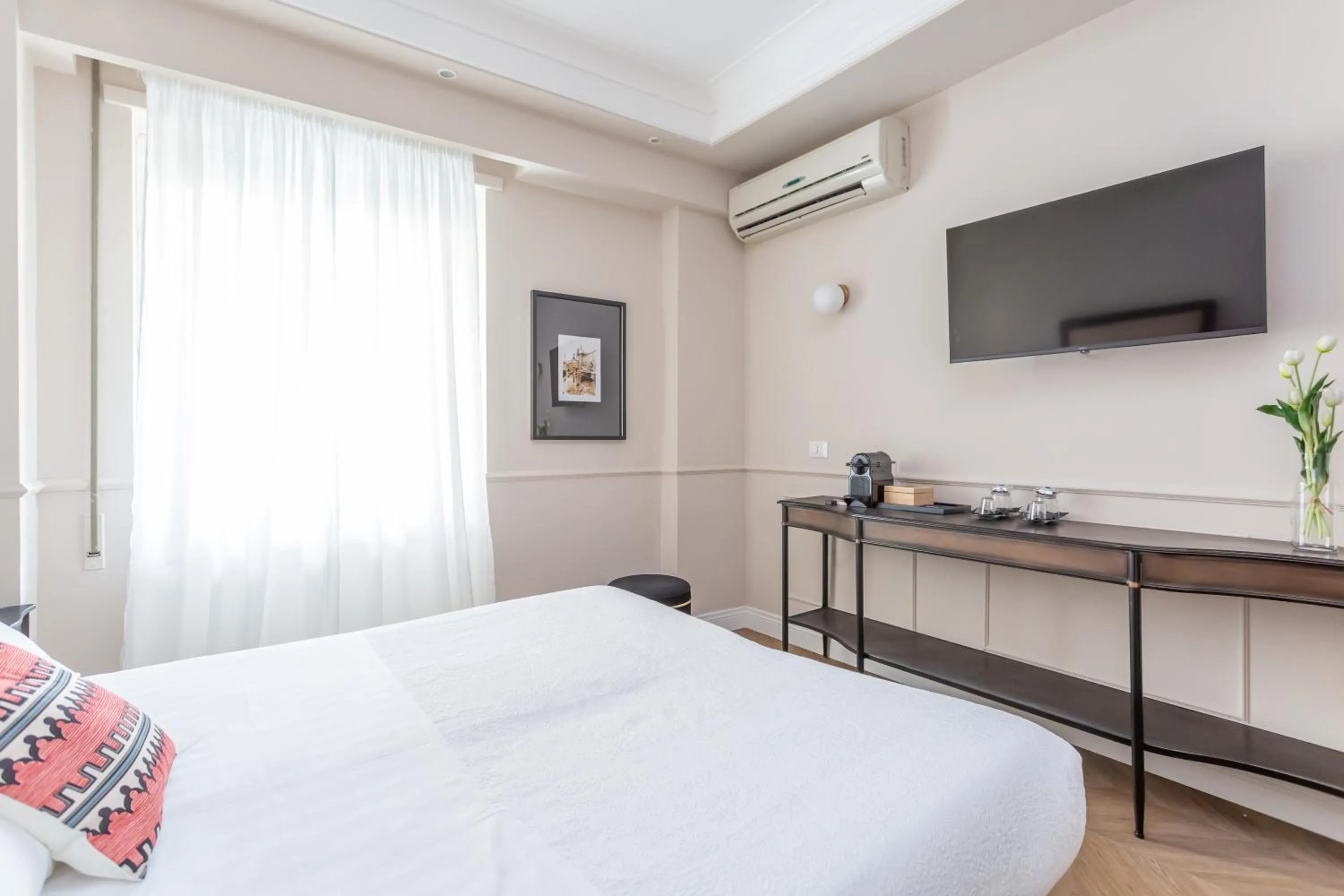 Bed in Rome Central Inn