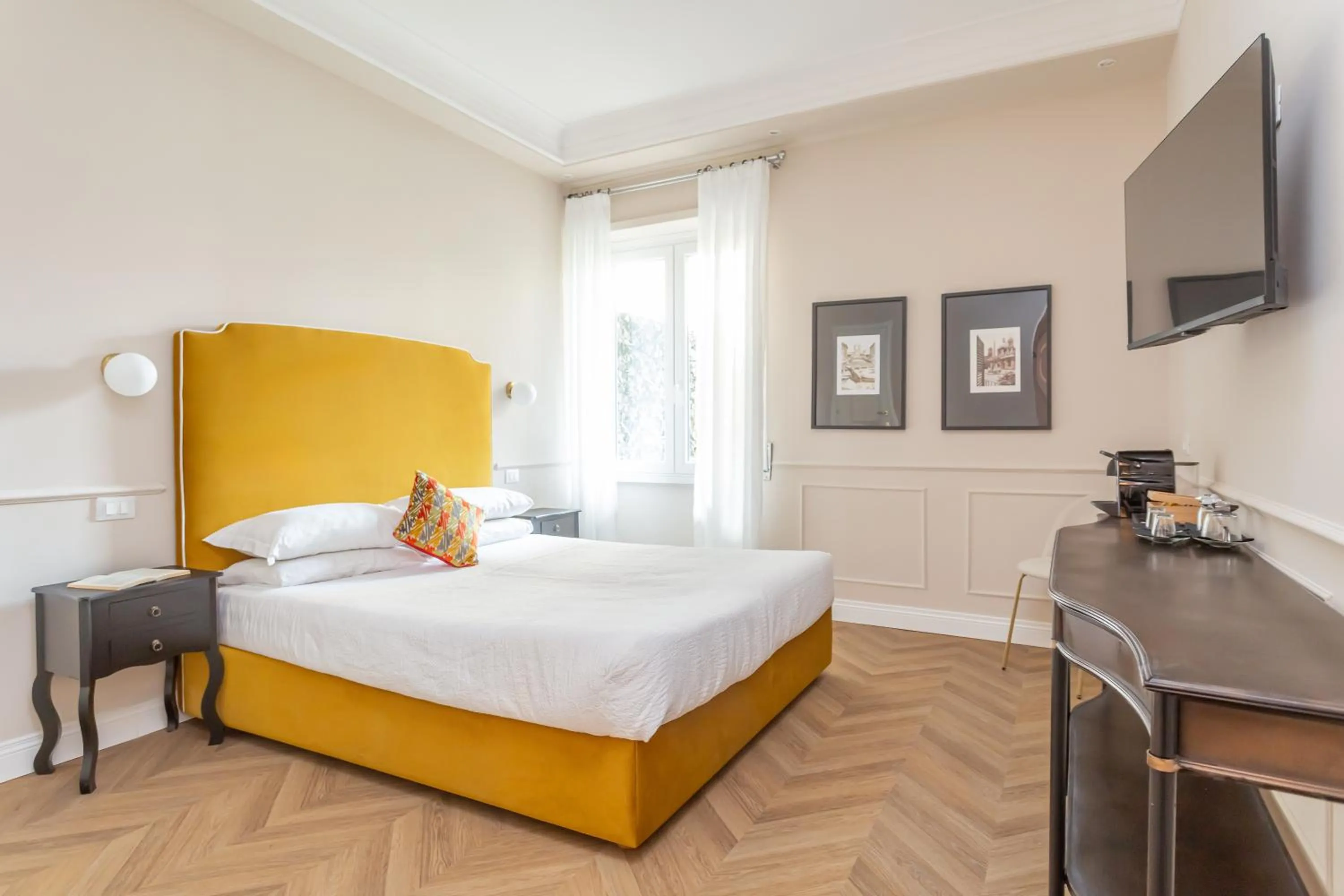 Bed in Rome Central Inn