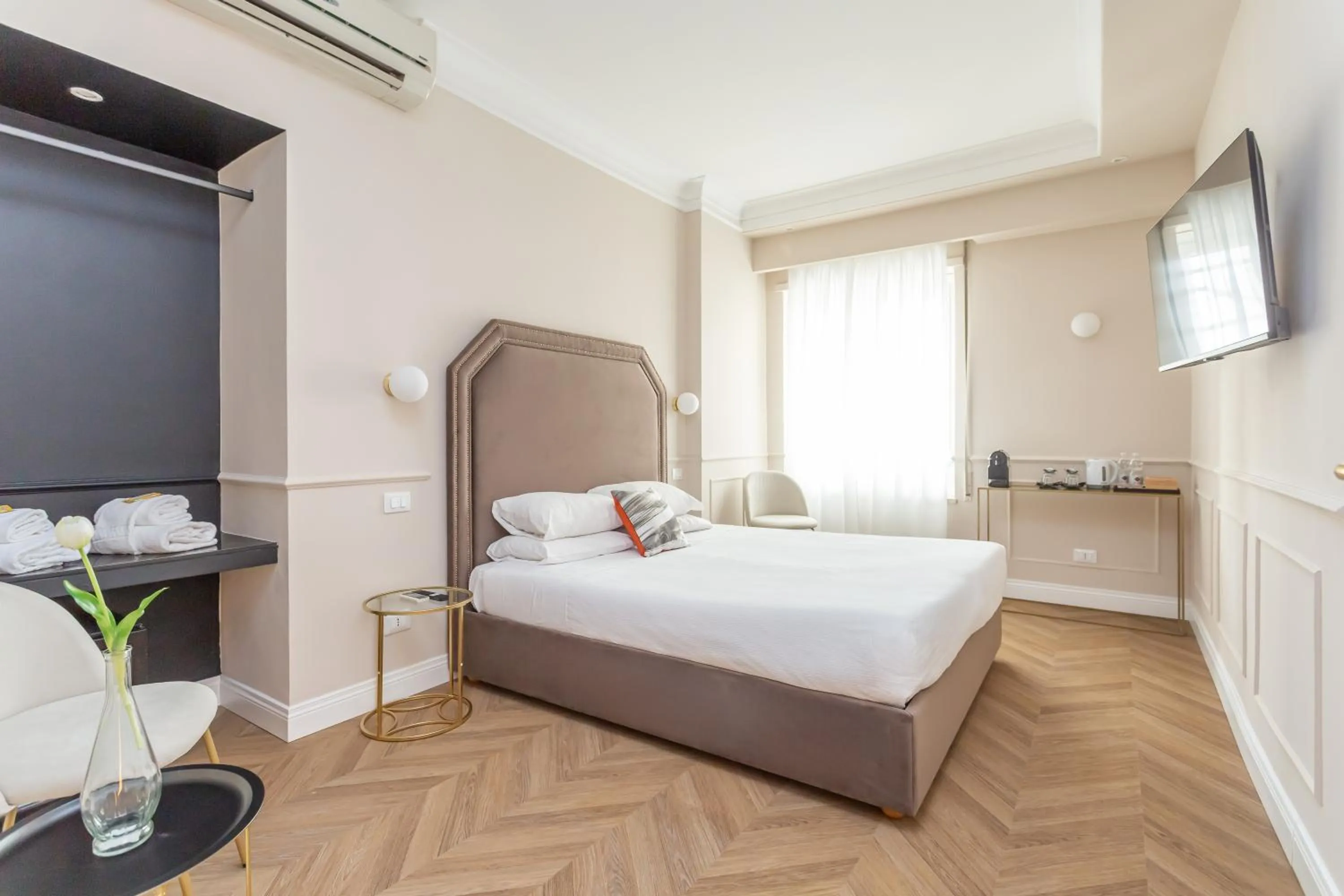 Bed in Rome Central Inn