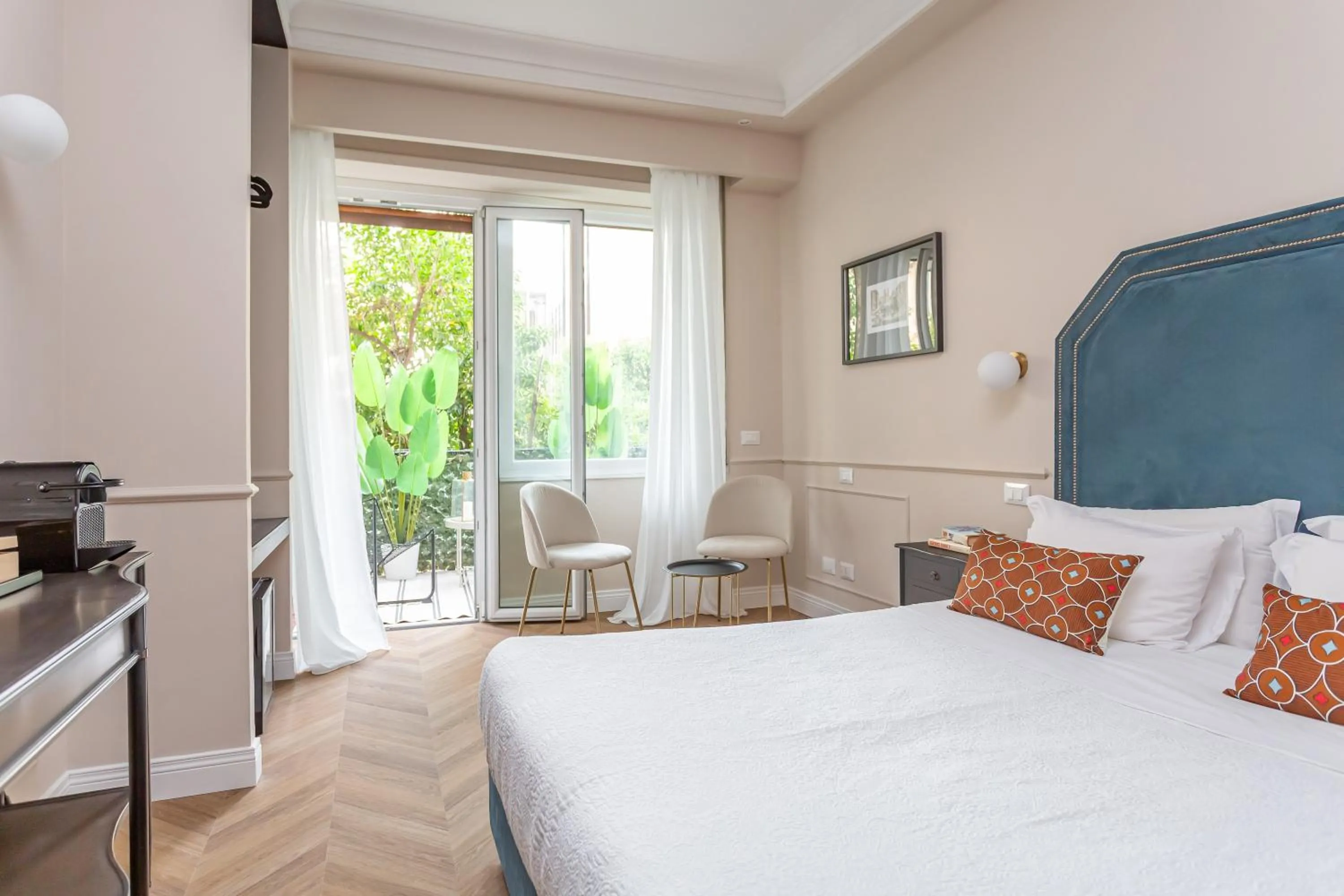 Bed in Rome Central Inn