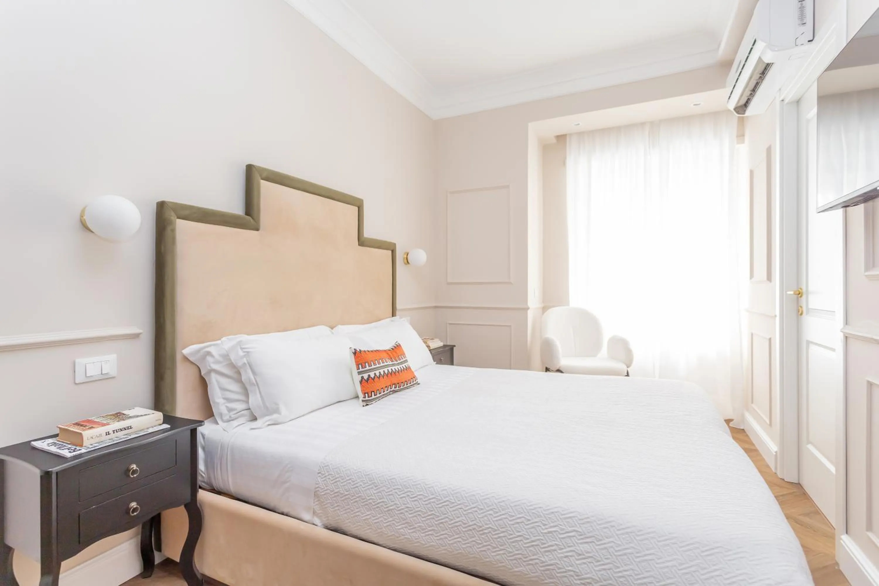 Bed in Rome Central Inn