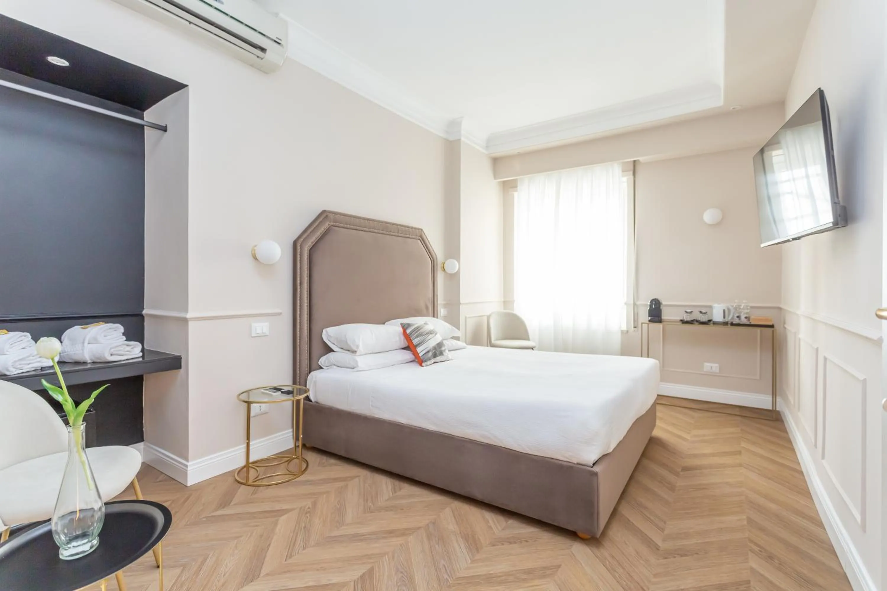 Bed in Rome Central Inn