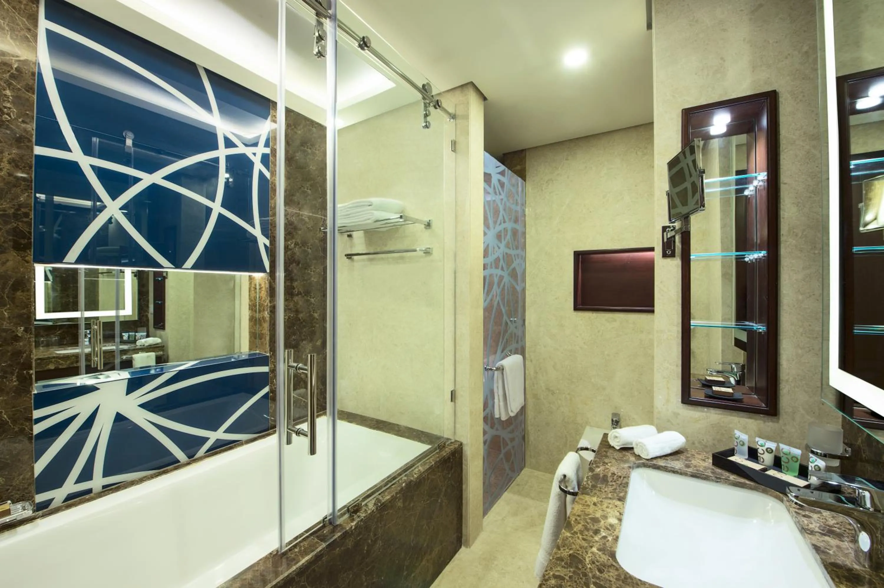 Shower in Gulf Court Hotel Business Bay
