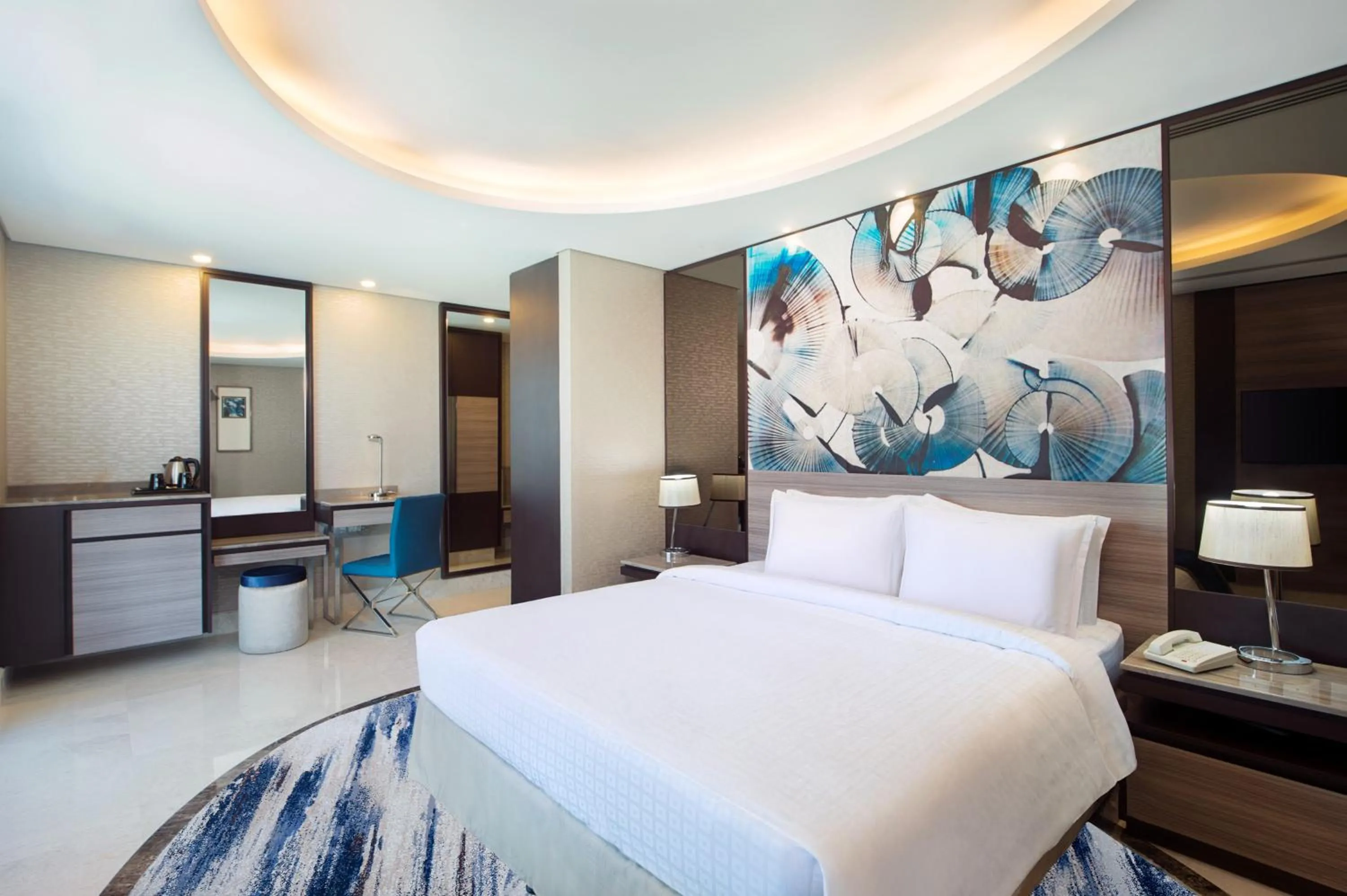 Bedroom, Bed in Grand Mercure Business Bay