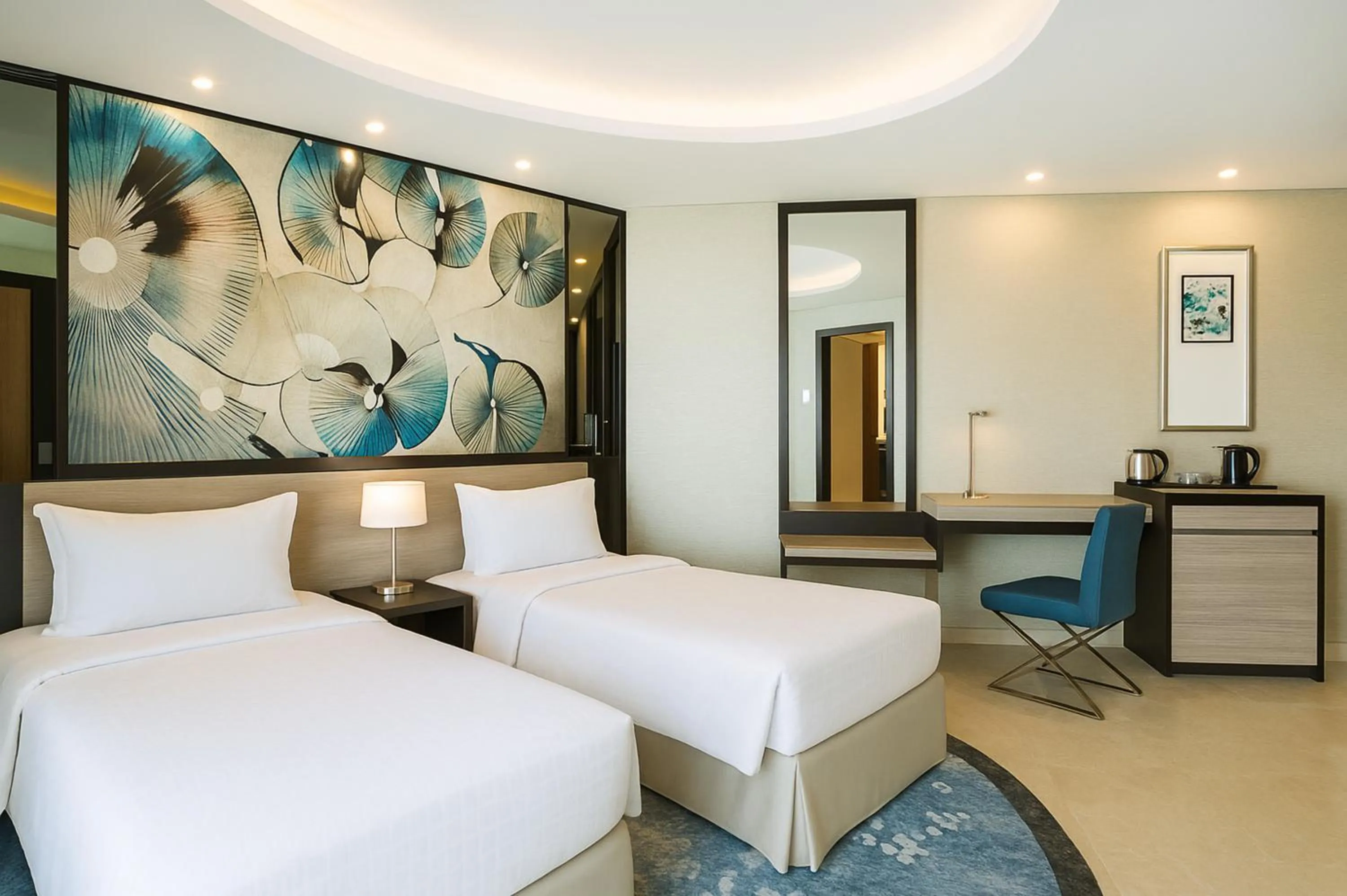 Bedroom, Bed in Grand Mercure Business Bay