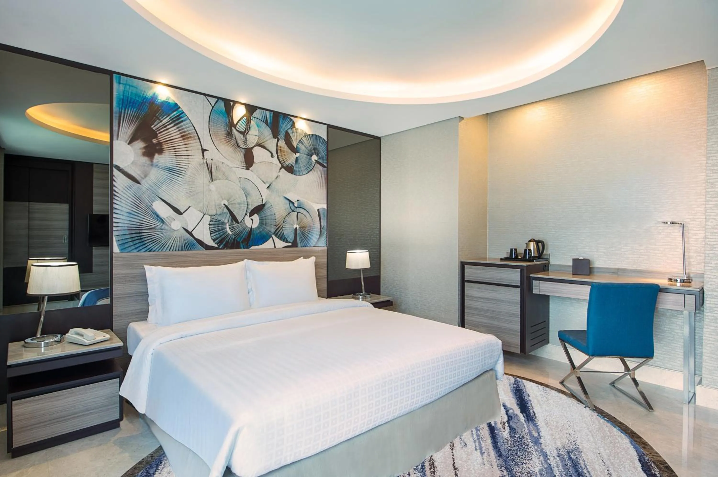 Bedroom, Bed in Grand Mercure Business Bay