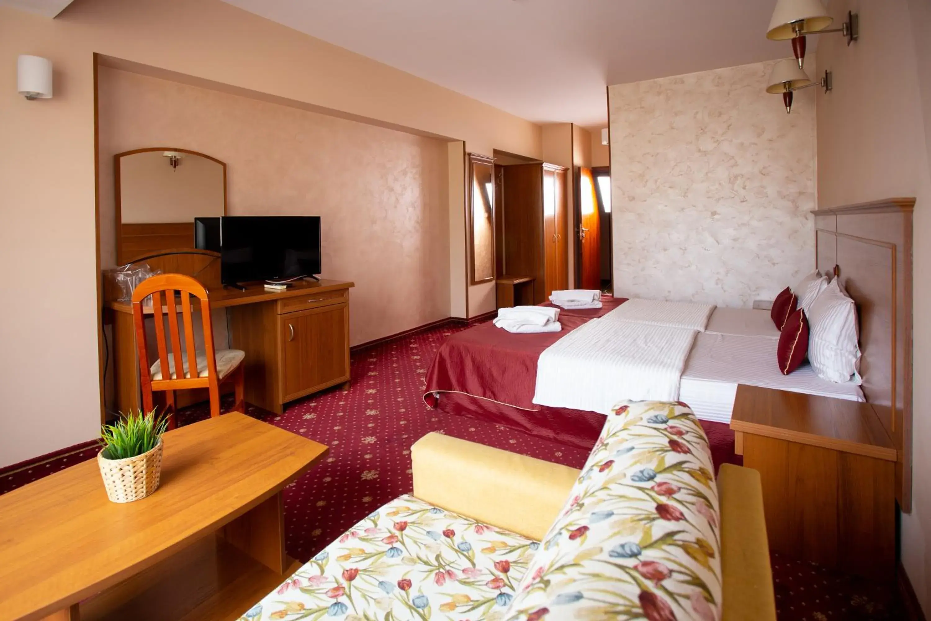 Twin Room - single occupancy in Contessa Hotel Twin Room - single occupancy in Contessa Hotel