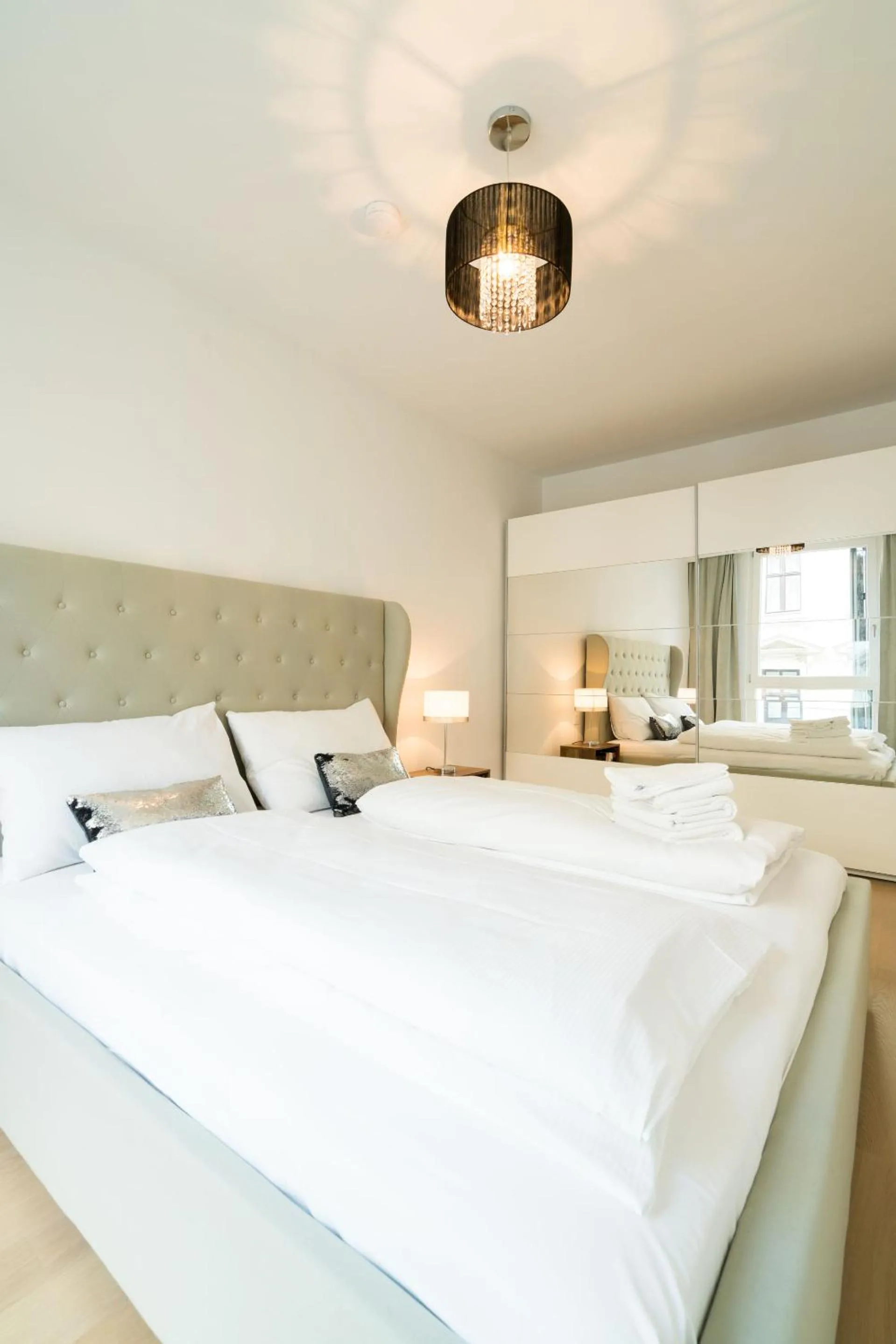 Bed in Vienna Residence | Spacious Serviced Apartment in Vienna directly at the U4