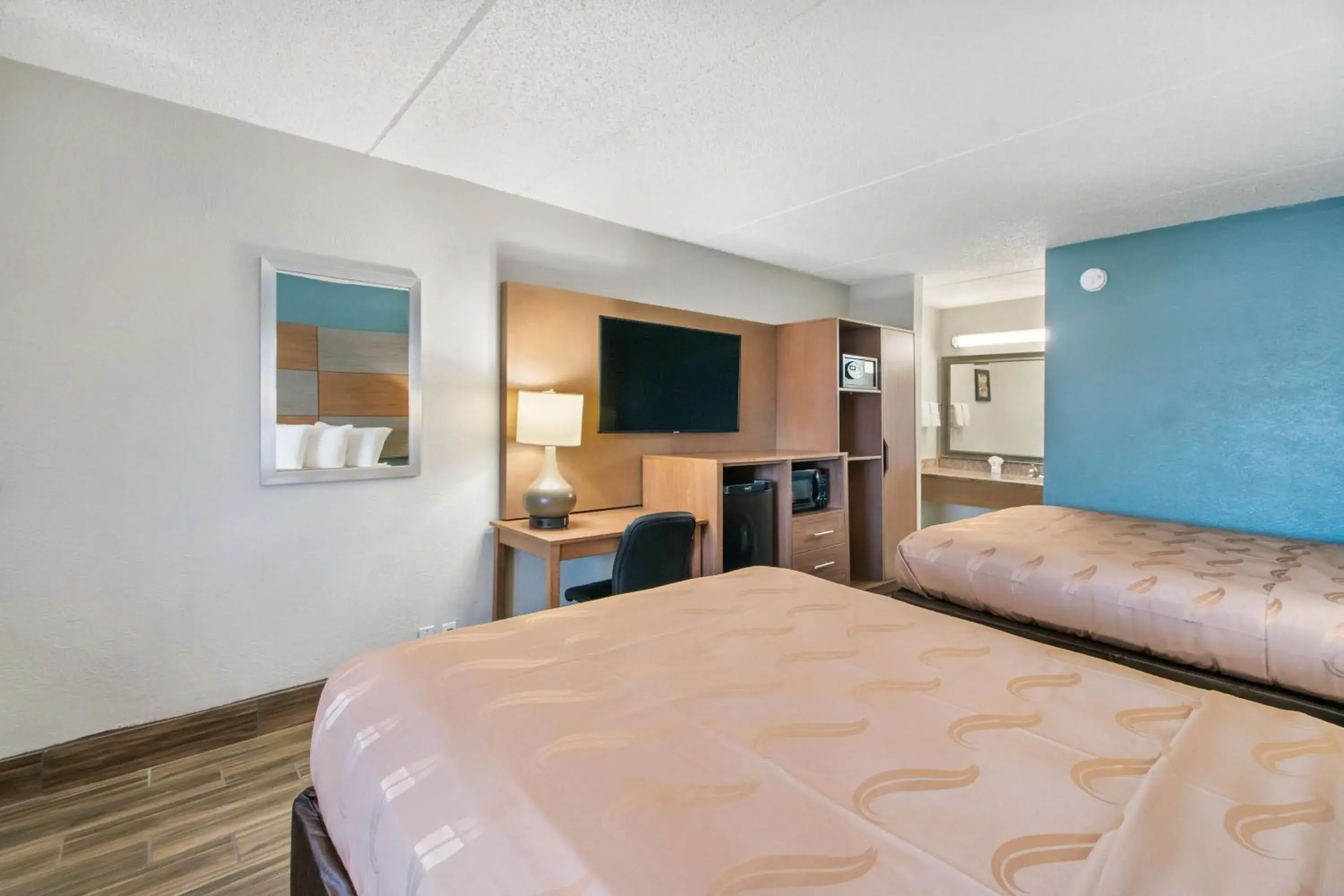 Bedroom, Bed in Beachfront Palms Hotel Galveston Bedroom, Bed in Beachfront Palms Hotel Galveston