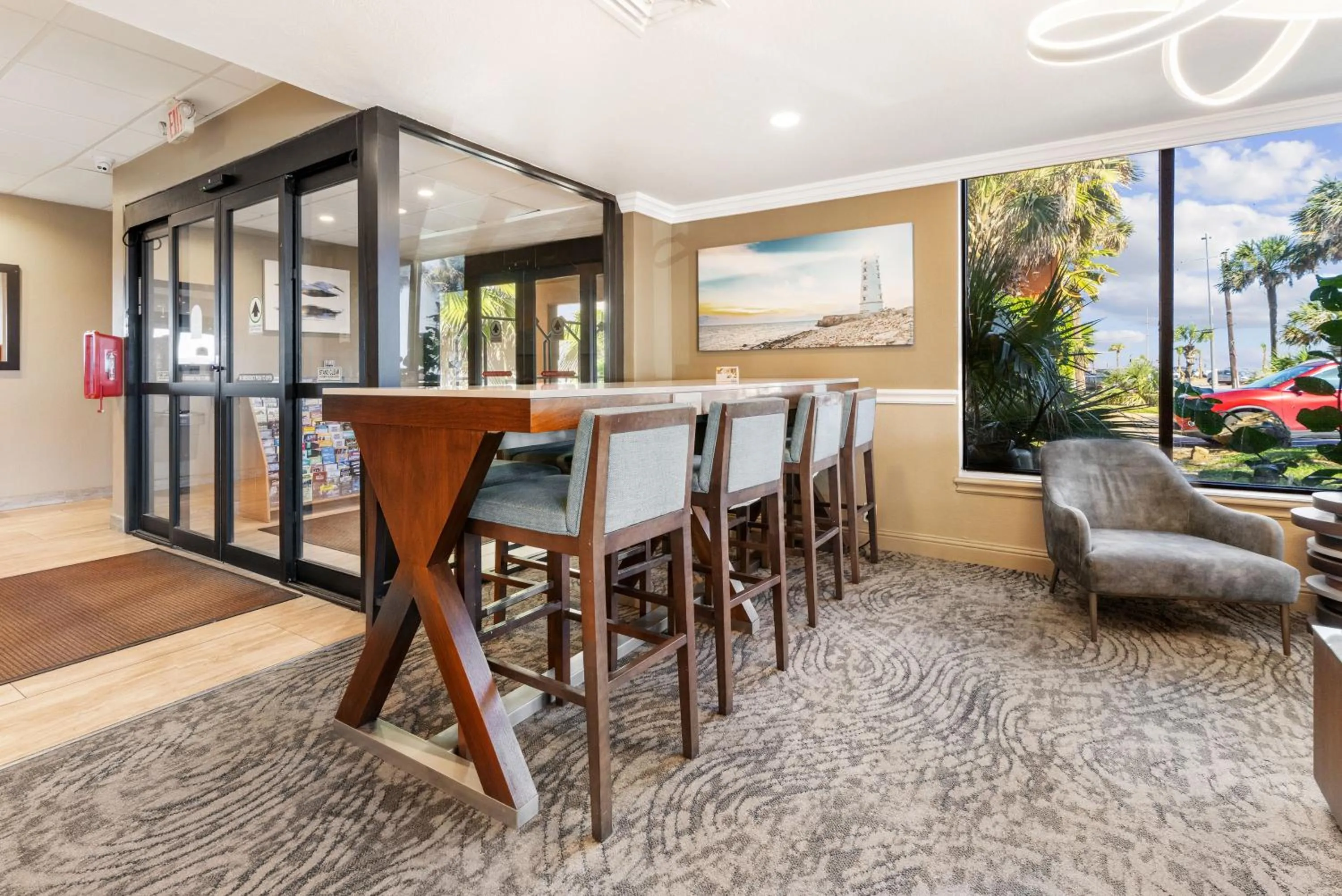 Communal lounge/ TV room in Clarion Pointe Galveston - Beachfront