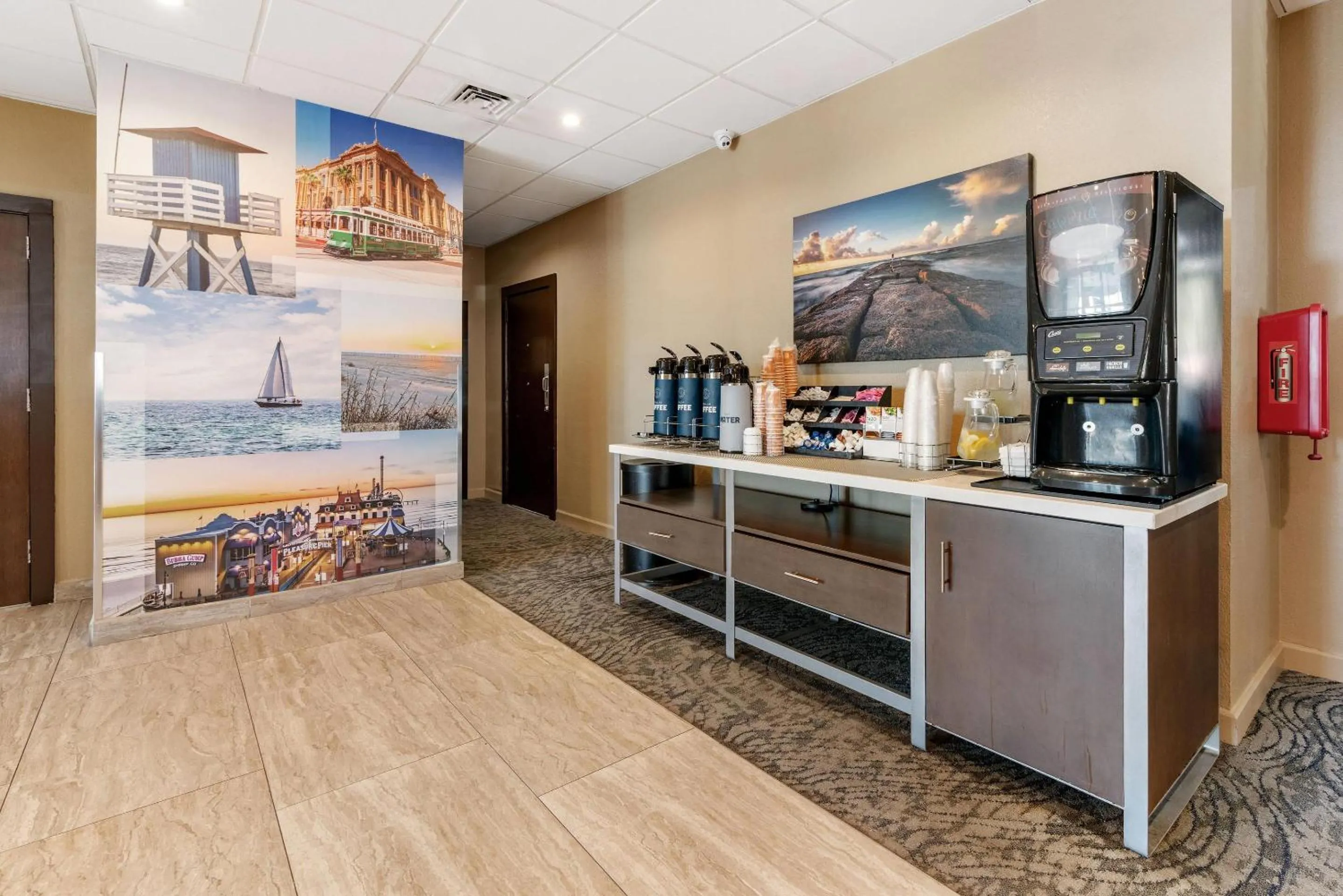 Lobby or reception in Clarion Pointe Galveston - Beachfront