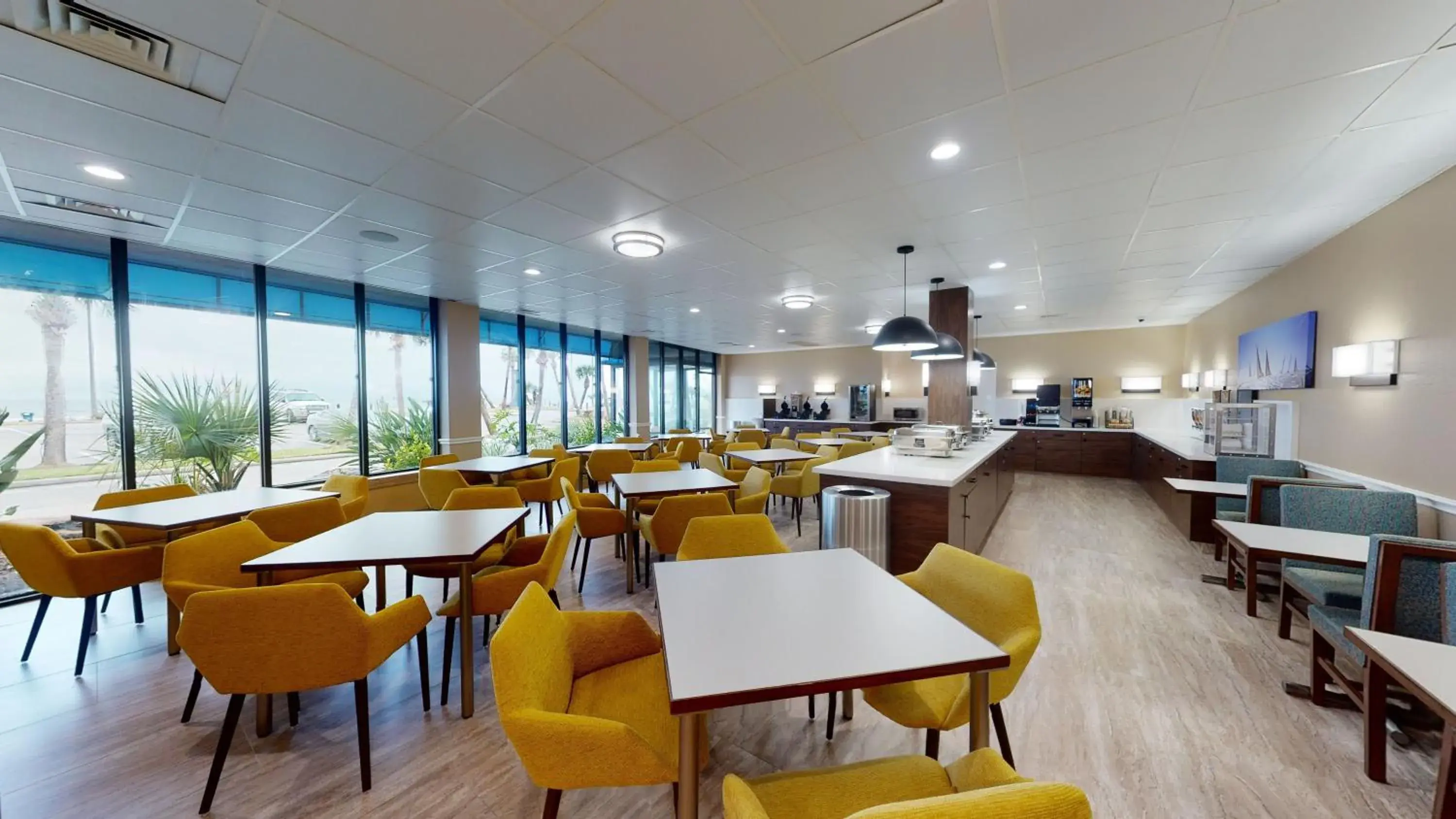 Property building in Beachfront Palms Hotel Galveston Property building in Beachfront Palms Hotel Galveston