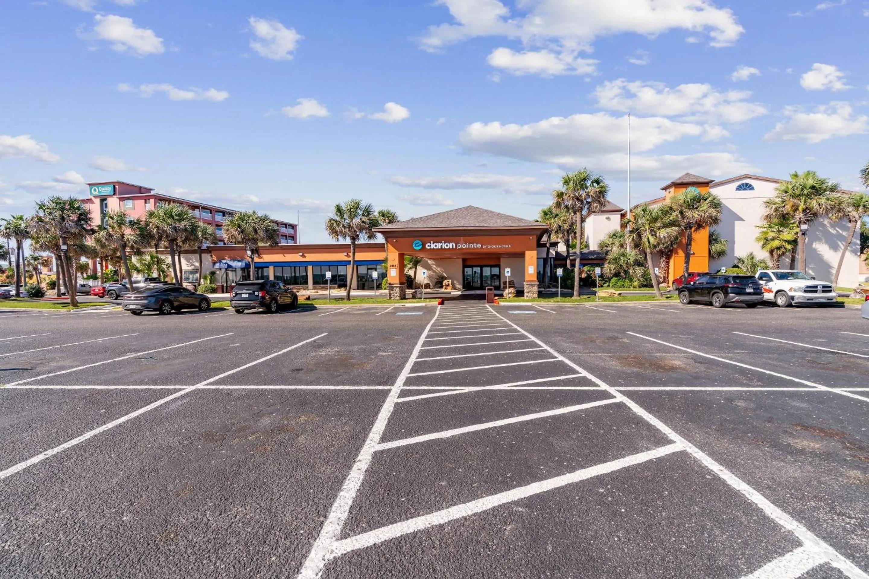 Property building in Clarion Pointe Galveston - Beachfront