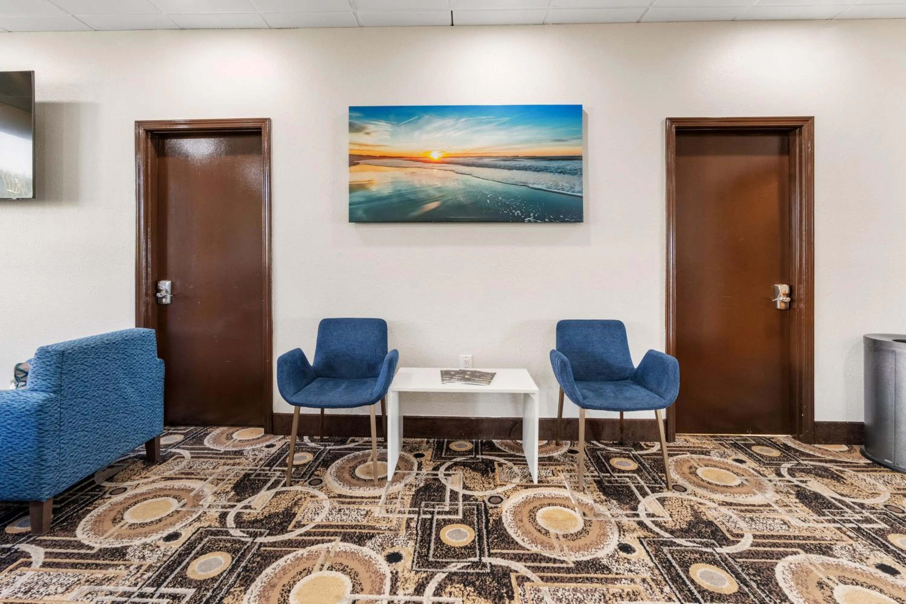 Communal lounge/ TV room in Clarion Pointe Galveston - Beachfront