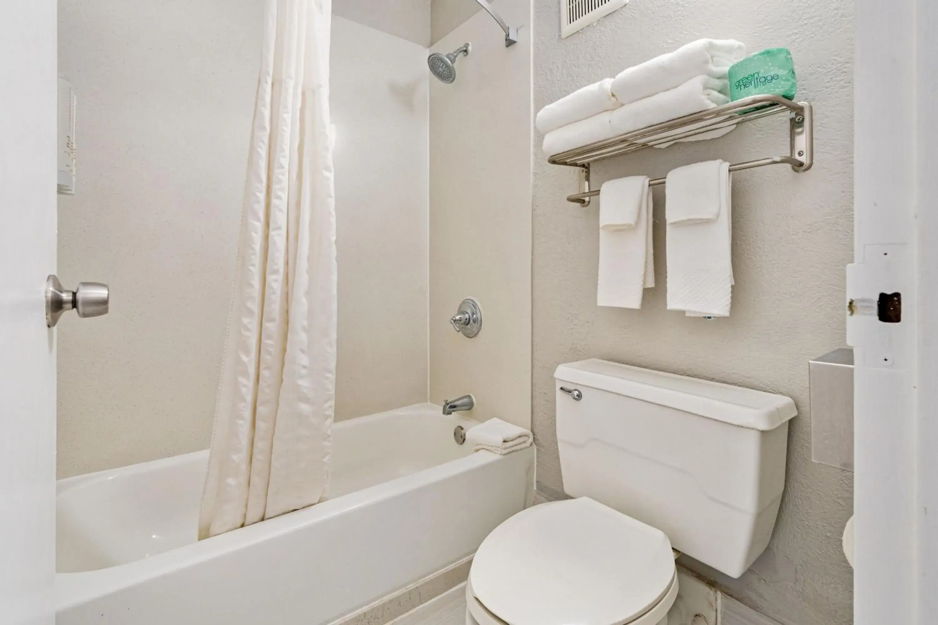 King Room - Disability Access/Non Smoking/Exterior Hall/Pet Friendly in Beachfront Palms Resort Galveston, an Ascend Collection Hotel King Room - Disability Access/Non Smoking/Exterior Hall/Pet Friendly in Beachfront Palms Resort Galveston, an Ascend Collection Hotel