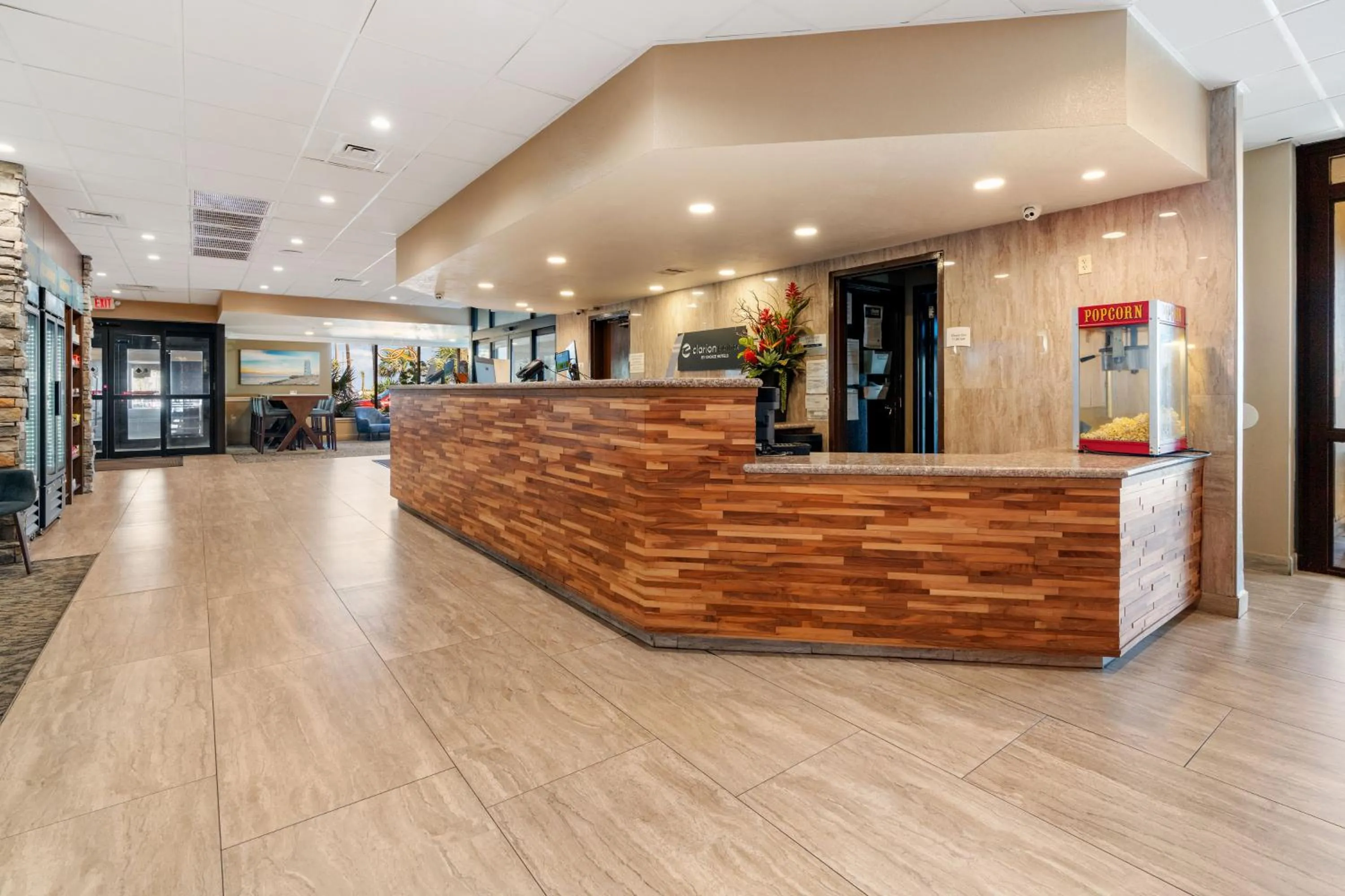Lobby or reception in Clarion Pointe Galveston - Beachfront