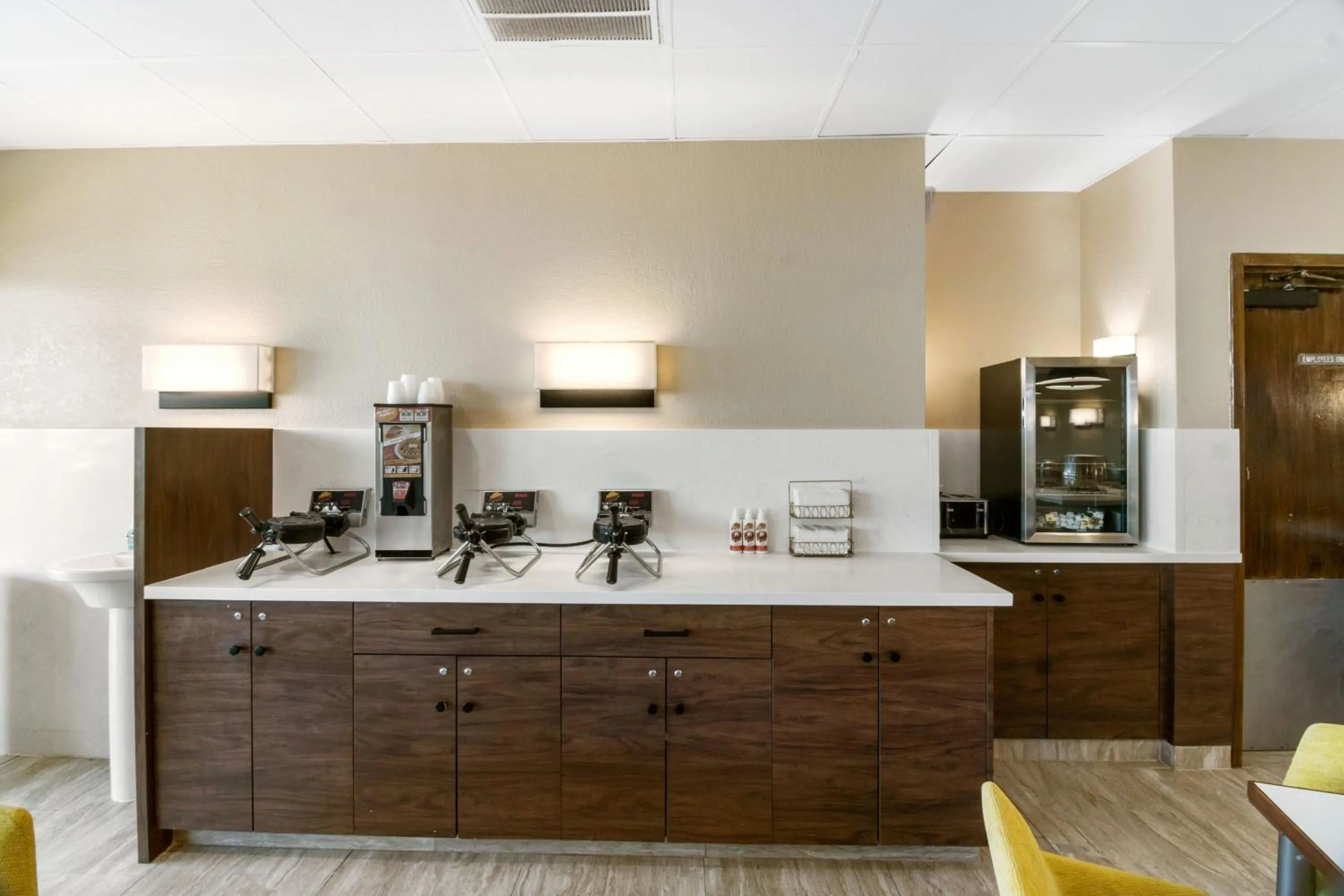 Coffee/tea facilities in Beachfront Palms Hotel Galveston