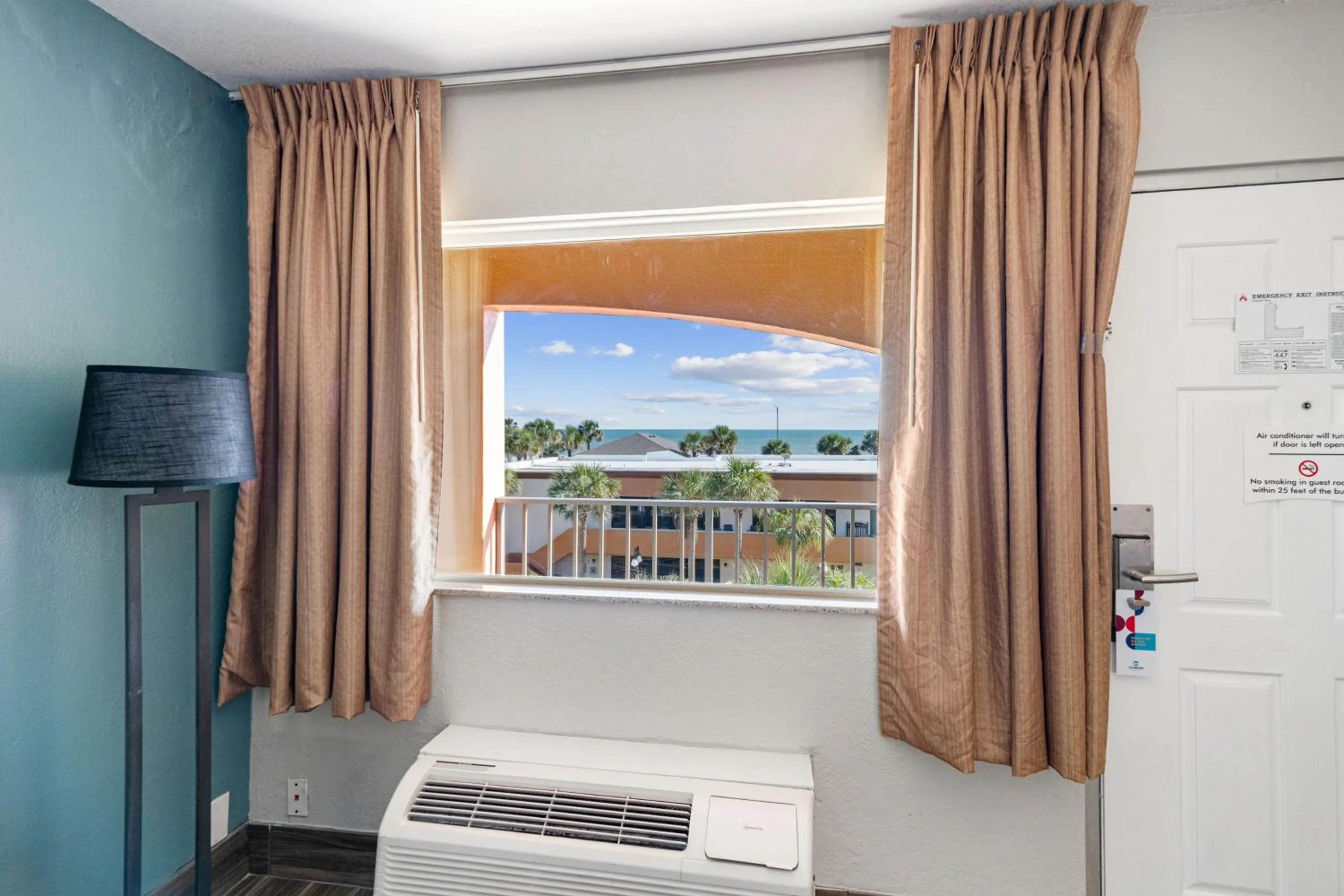 Balcony/Terrace in Clarion Pointe Galveston - Beachfront