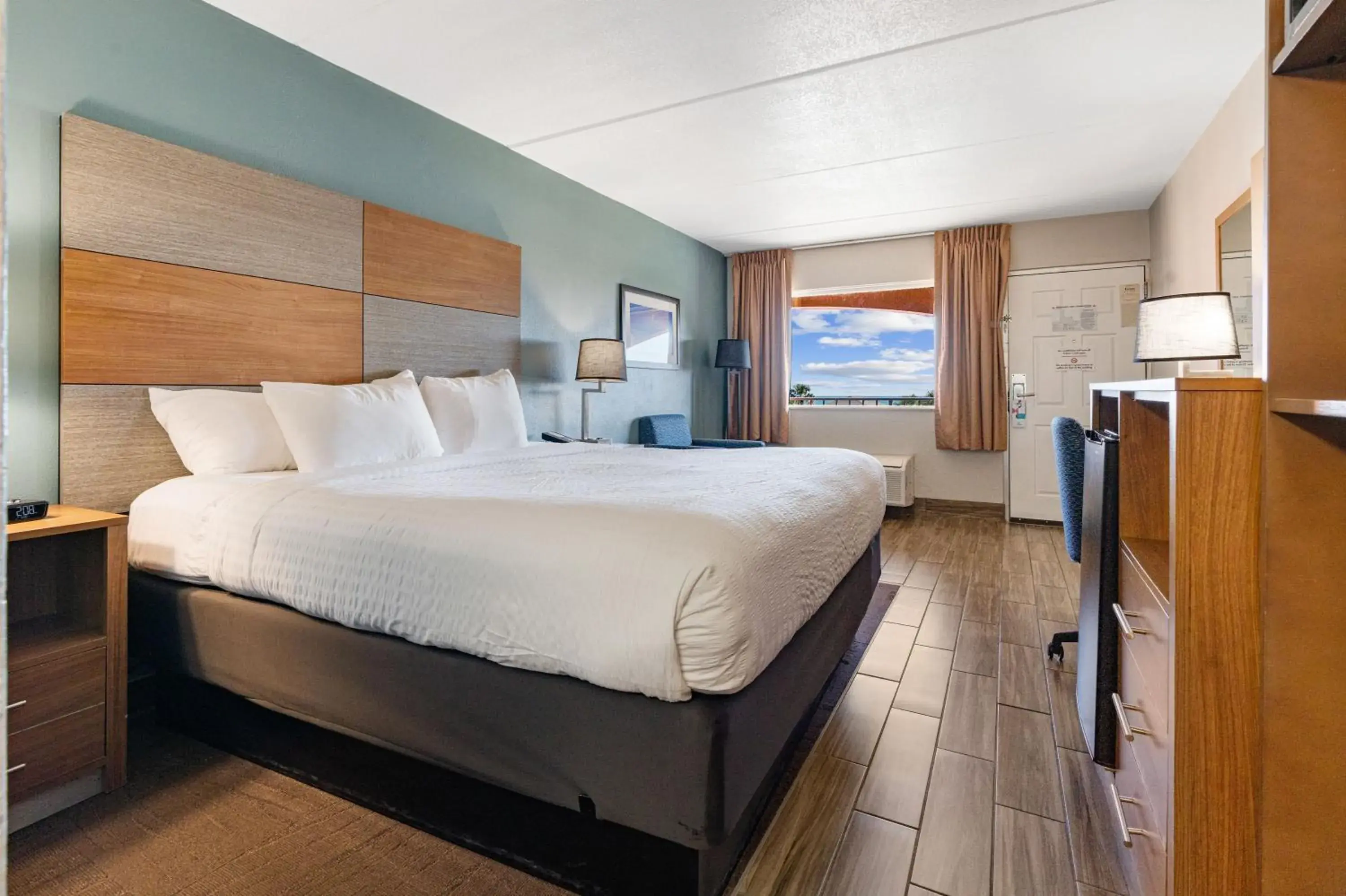 King Partial Ocean View in Beachfront Palms Resort Galveston, an Ascend Collection Hotel King Partial Ocean View in Beachfront Palms Resort Galveston, an Ascend Collection Hotel