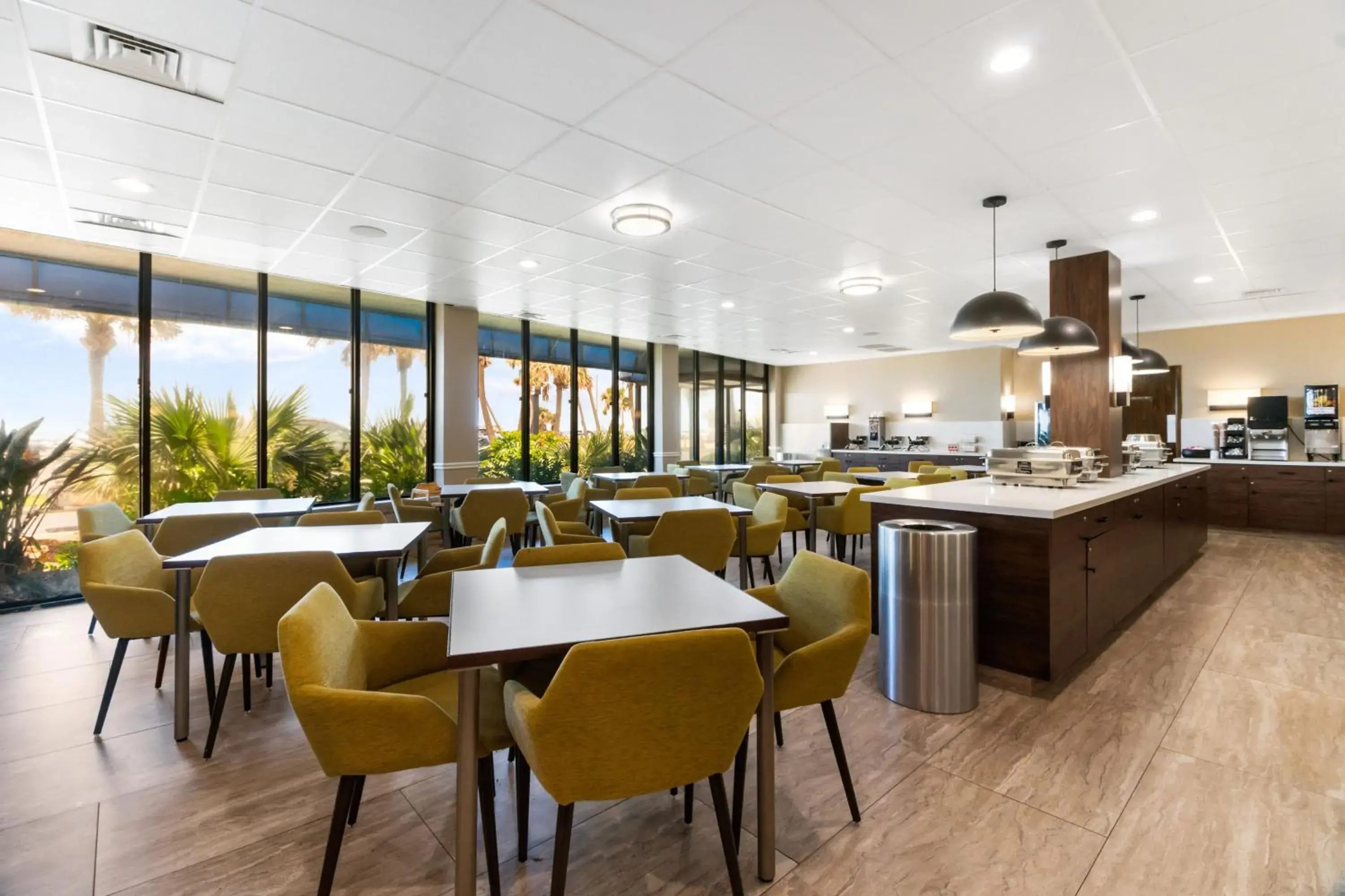 Restaurant/places to eat in Beachfront Palms Hotel Galveston Restaurant/places to eat in Beachfront Palms Hotel Galveston