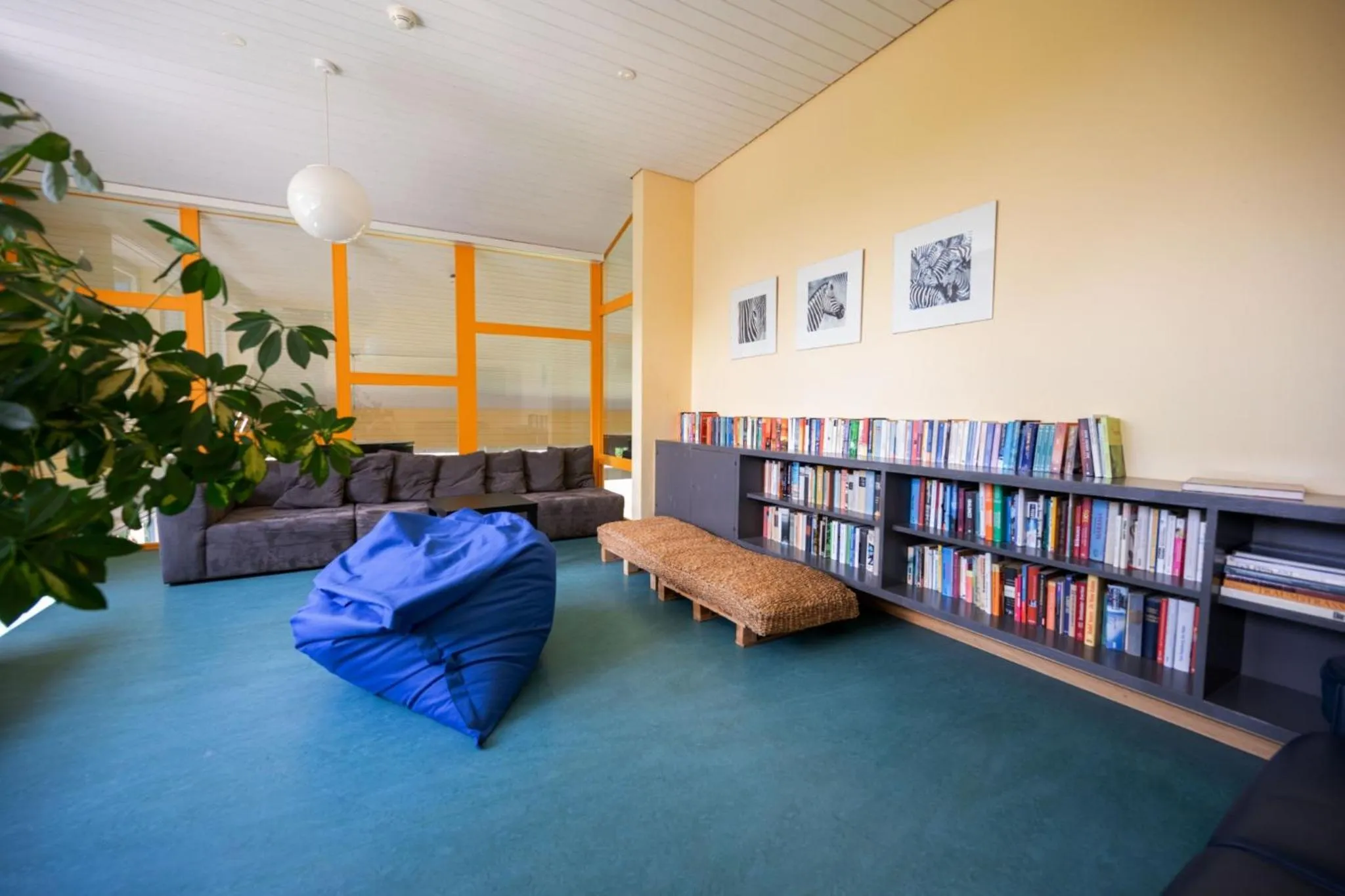 Communal lounge/ TV room in St. Gallen Youth Hostel