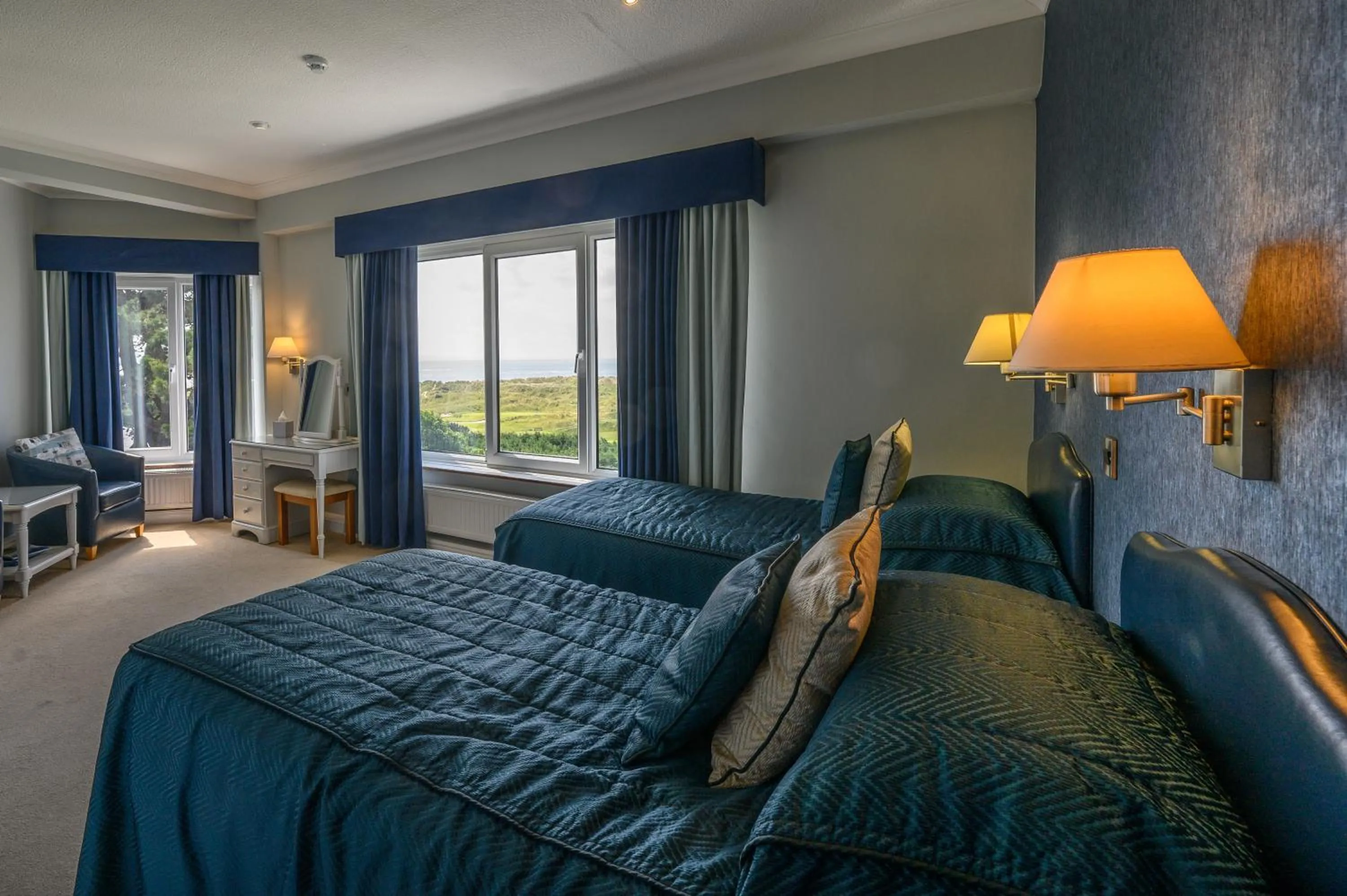 Standard Twin Room with Sea View in Trefeddian Hotel