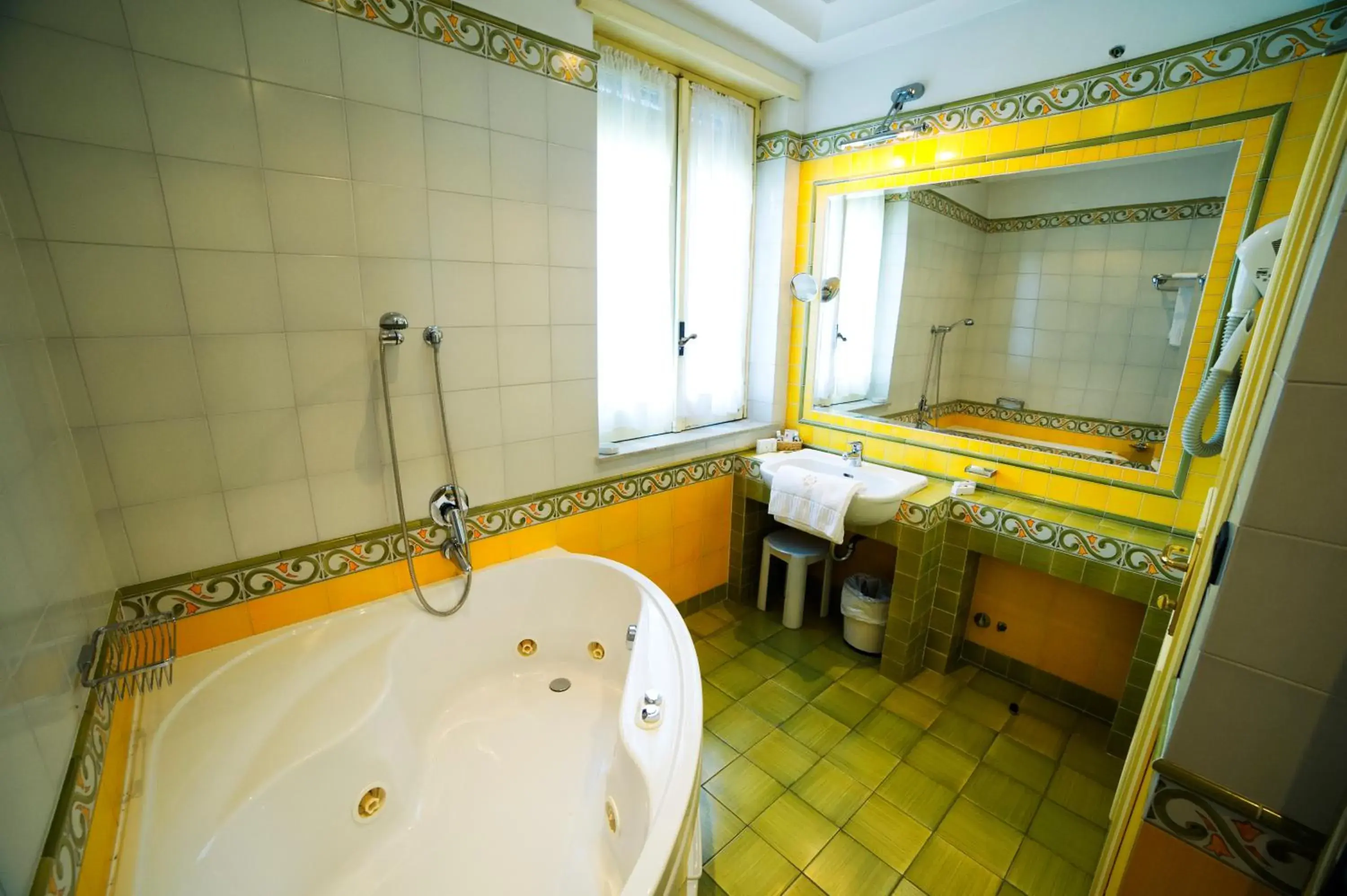 Bathroom in Grande Albergo Miramare Bathroom in Grande Albergo Miramare