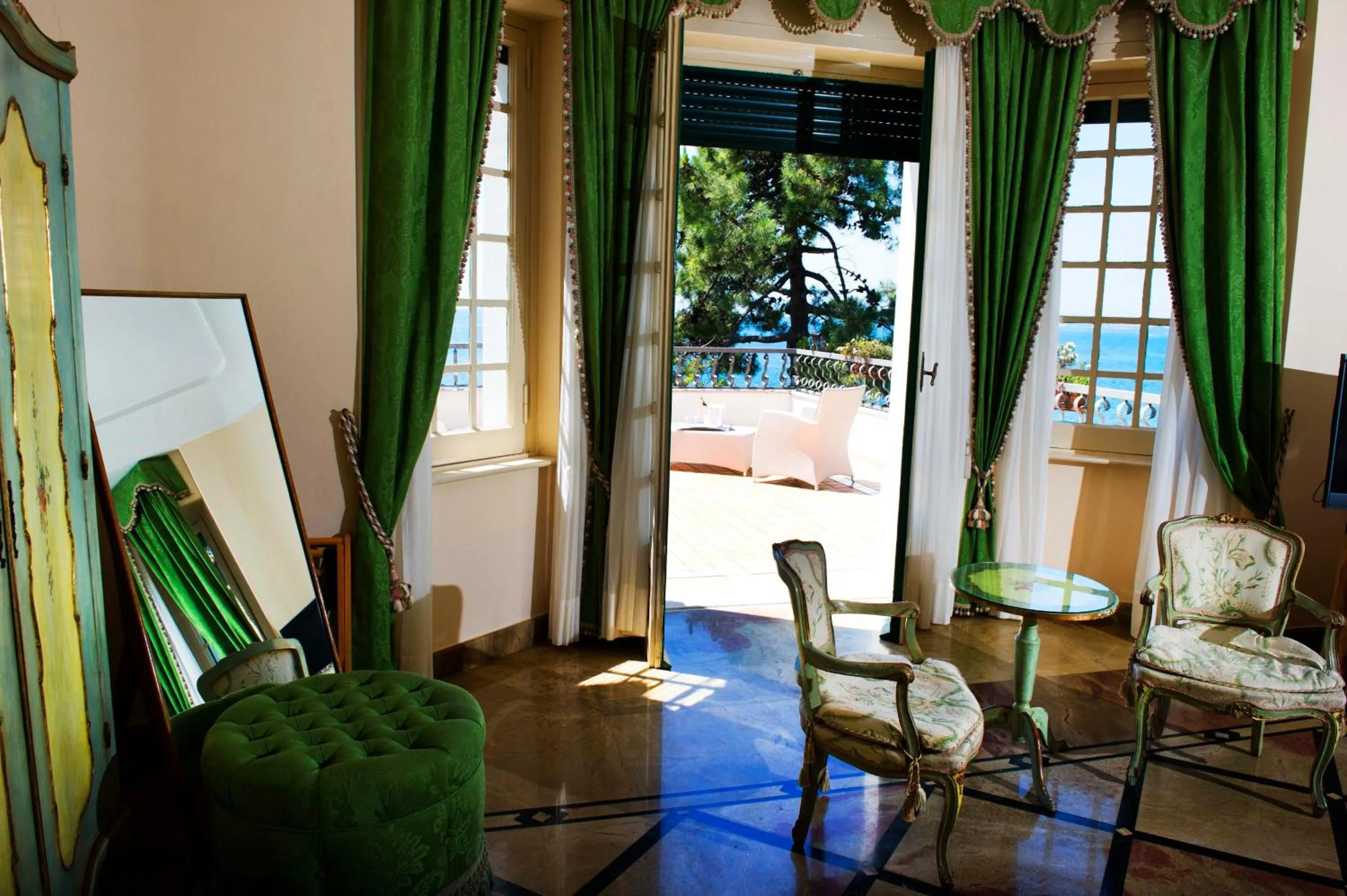 Garden view in Grande Albergo Miramare