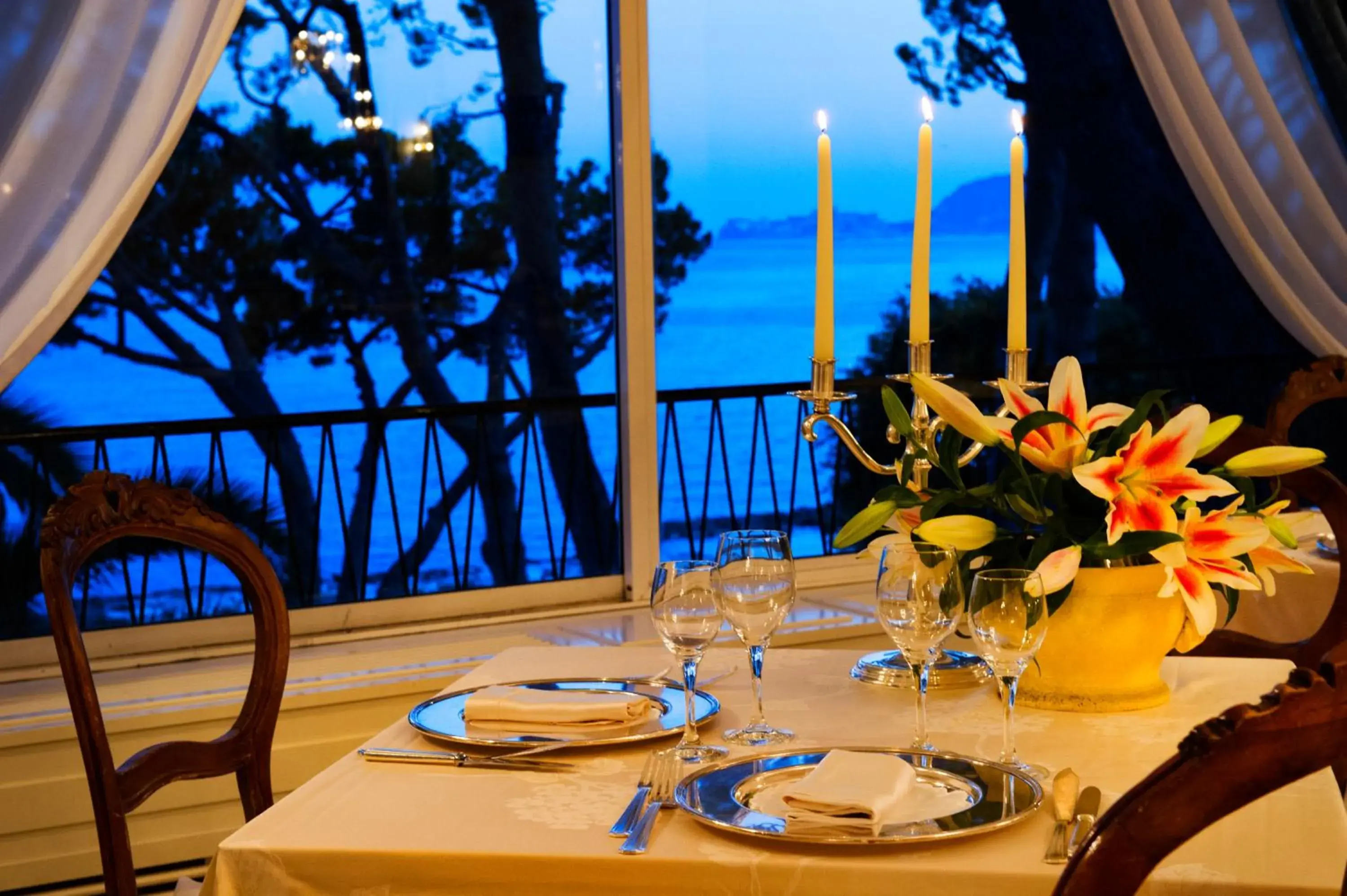 Restaurant/places to eat in Grande Albergo Miramare Restaurant/places to eat in Grande Albergo Miramare