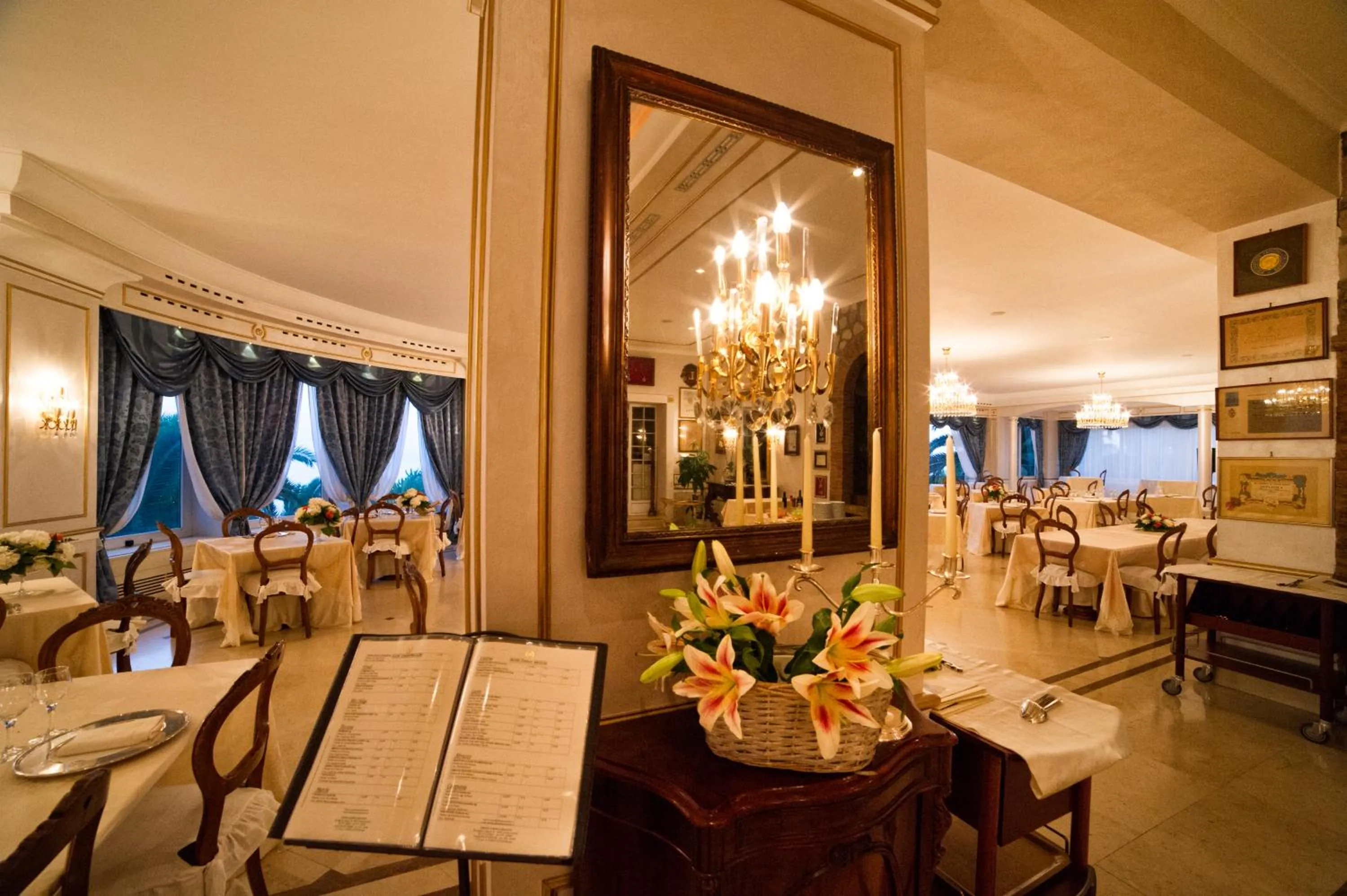 Restaurant/places to eat in Grande Albergo Miramare