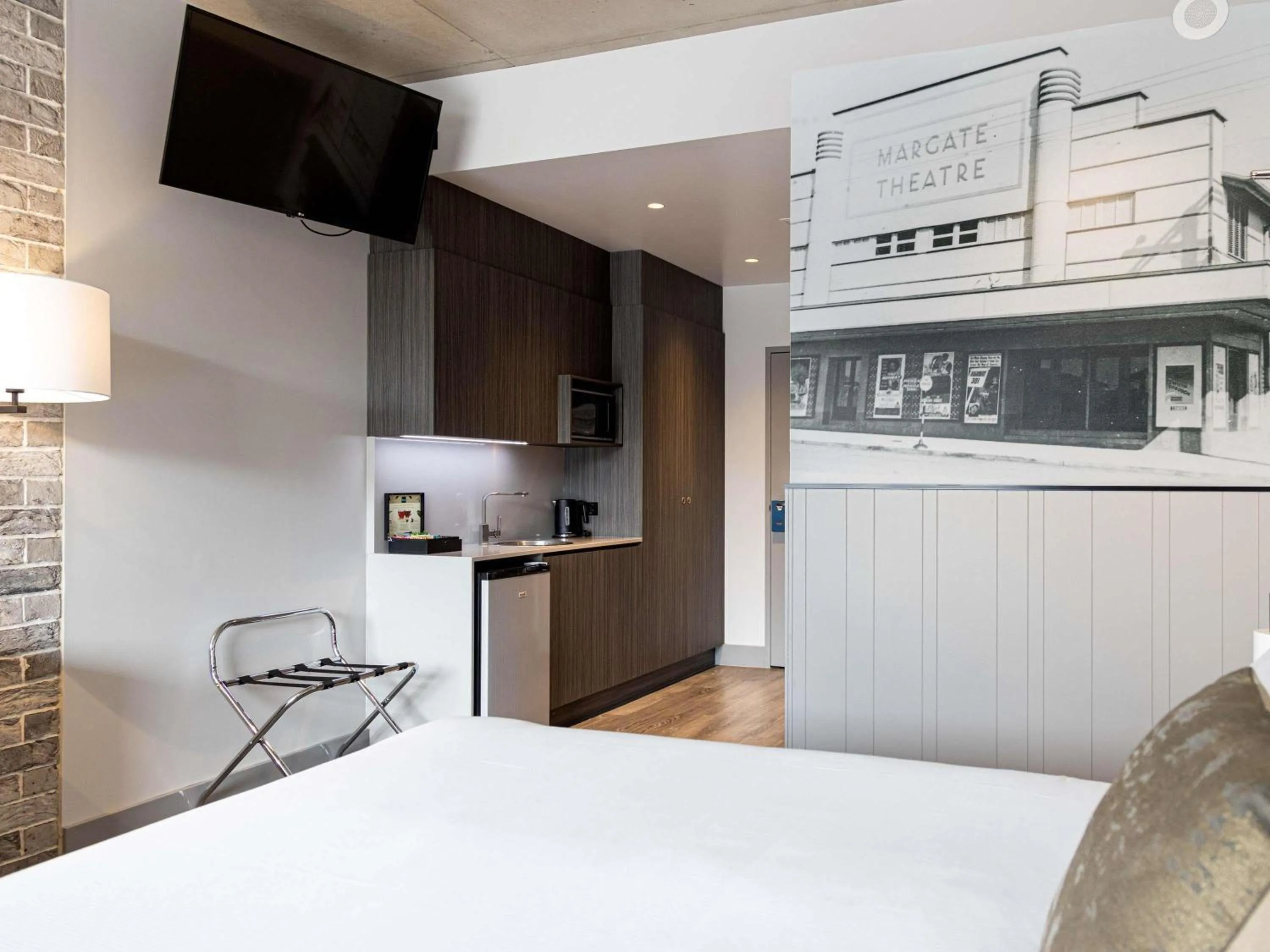 Bedroom, Bed in The Sebel Brisbane Margate Beach