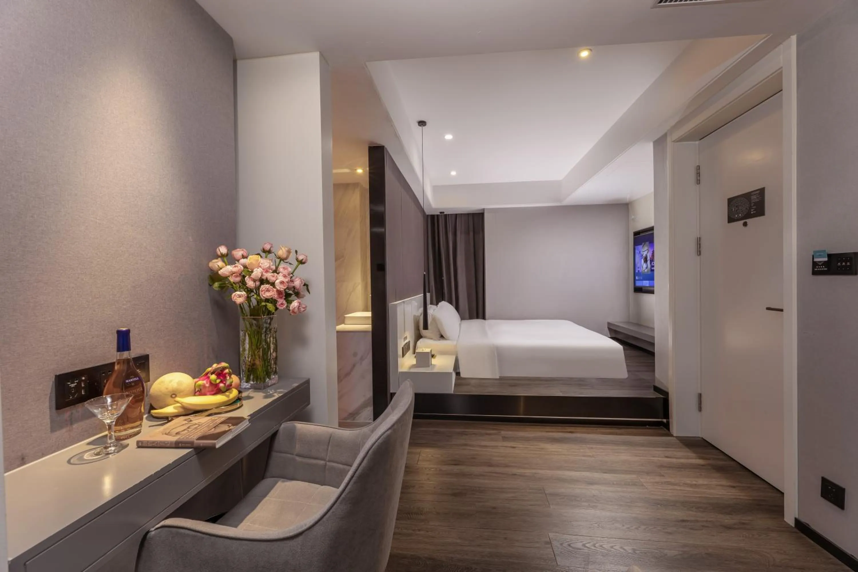 Bathroom, Bed in Mercure Hangzhou Qianjiang