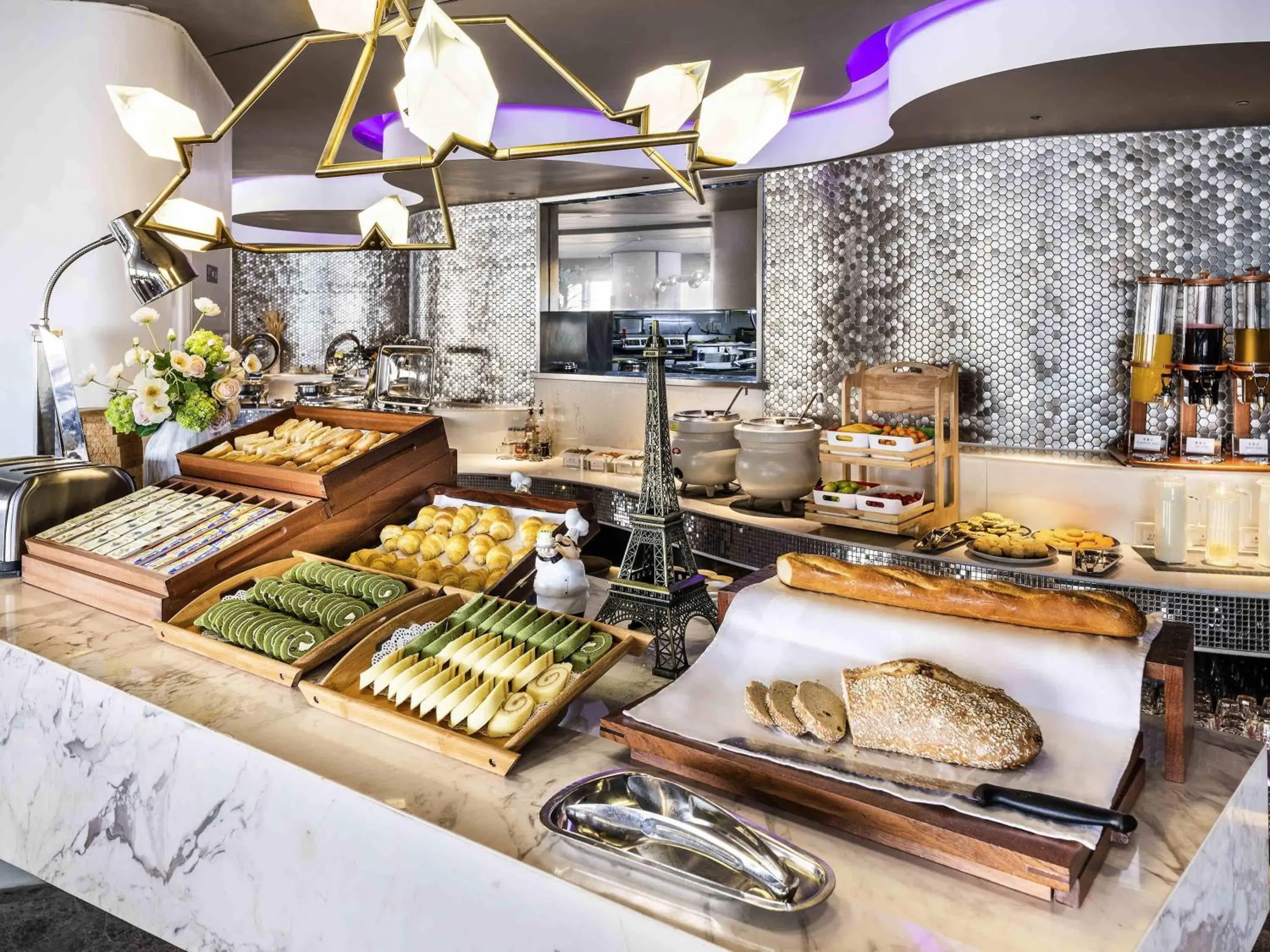 Restaurant/places to eat in Mercure Hangzhou Qianjiang Restaurant/places to eat in Mercure Hangzhou Qianjiang