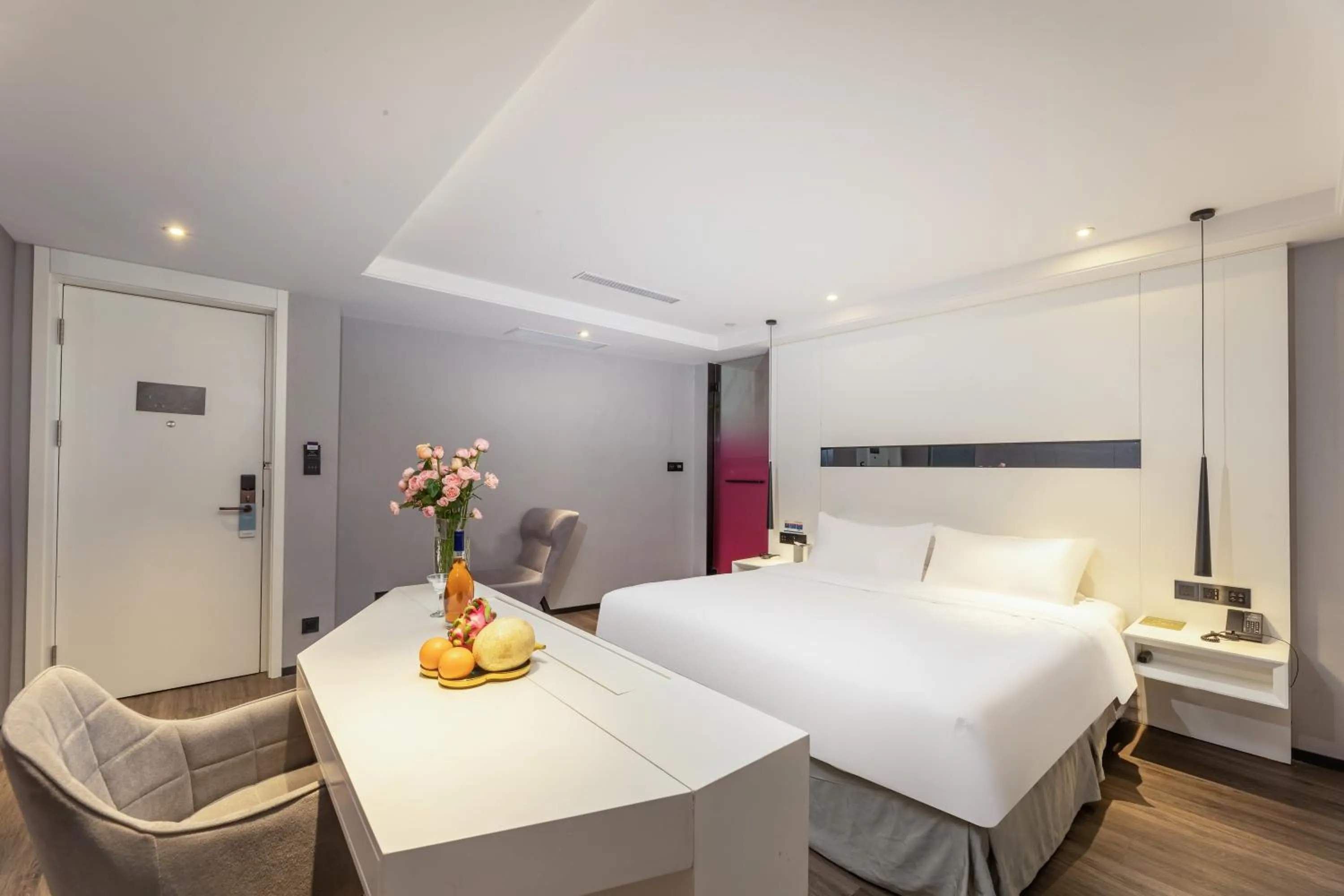 Bed in Mercure Hangzhou Qianjiang