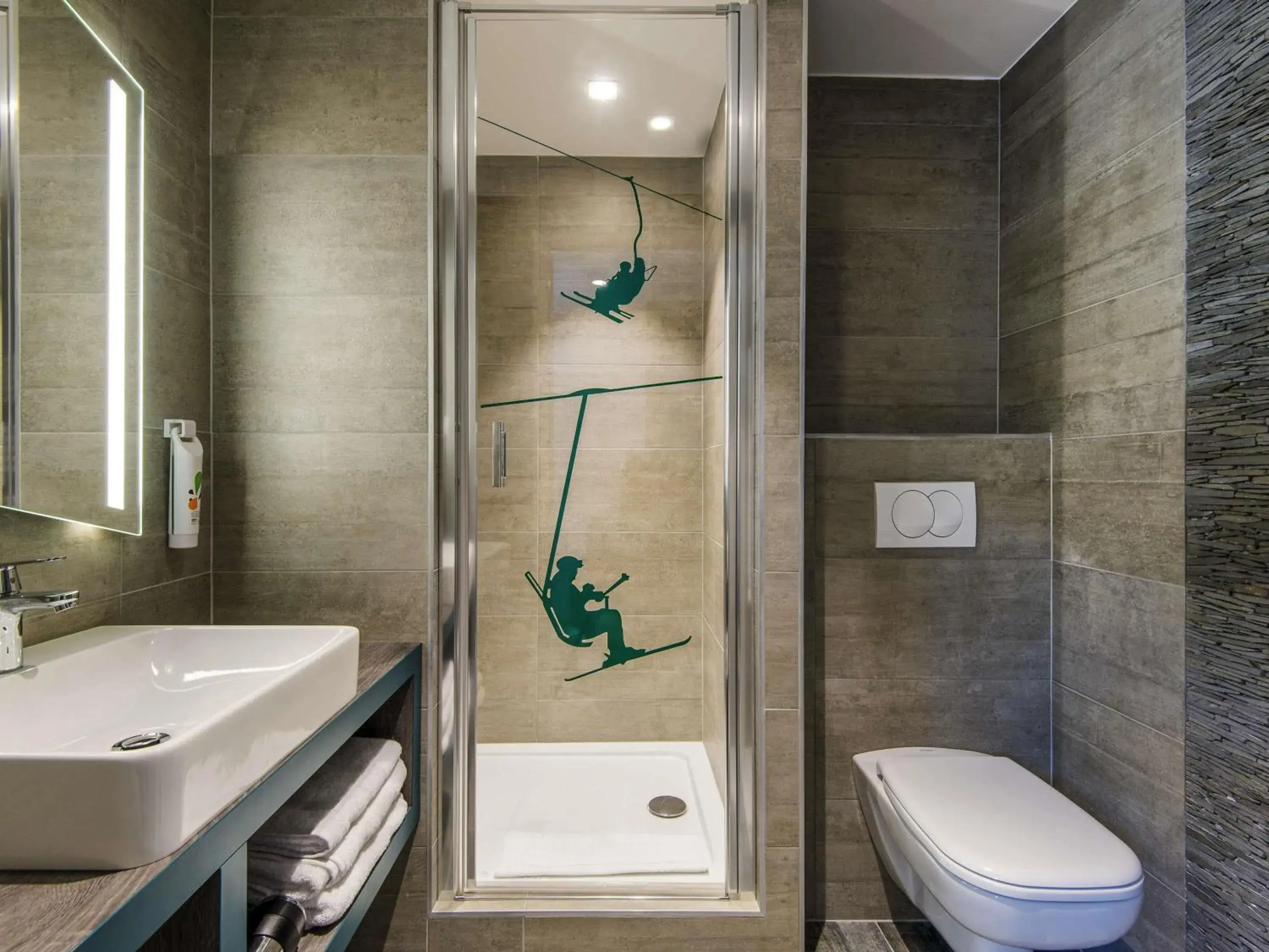 Bedroom in Ibis Styles Sallanches Pays du Mont-Blanc Bedroom in Ibis Styles Sallanches Pays du Mont-Blanc