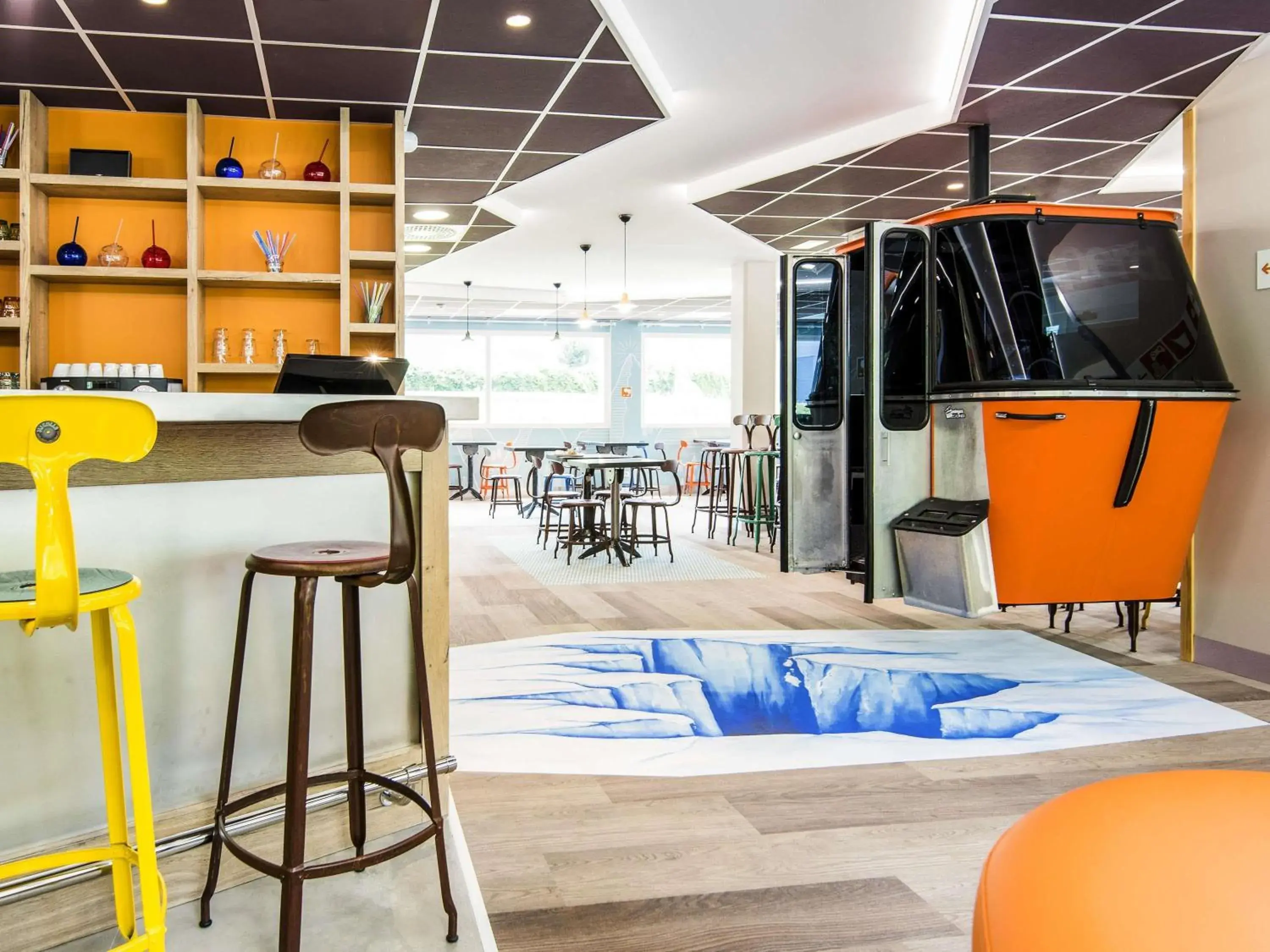 Lounge or bar in Ibis Styles Sallanches Pays du Mont-Blanc Lounge or bar in Ibis Styles Sallanches Pays du Mont-Blanc
