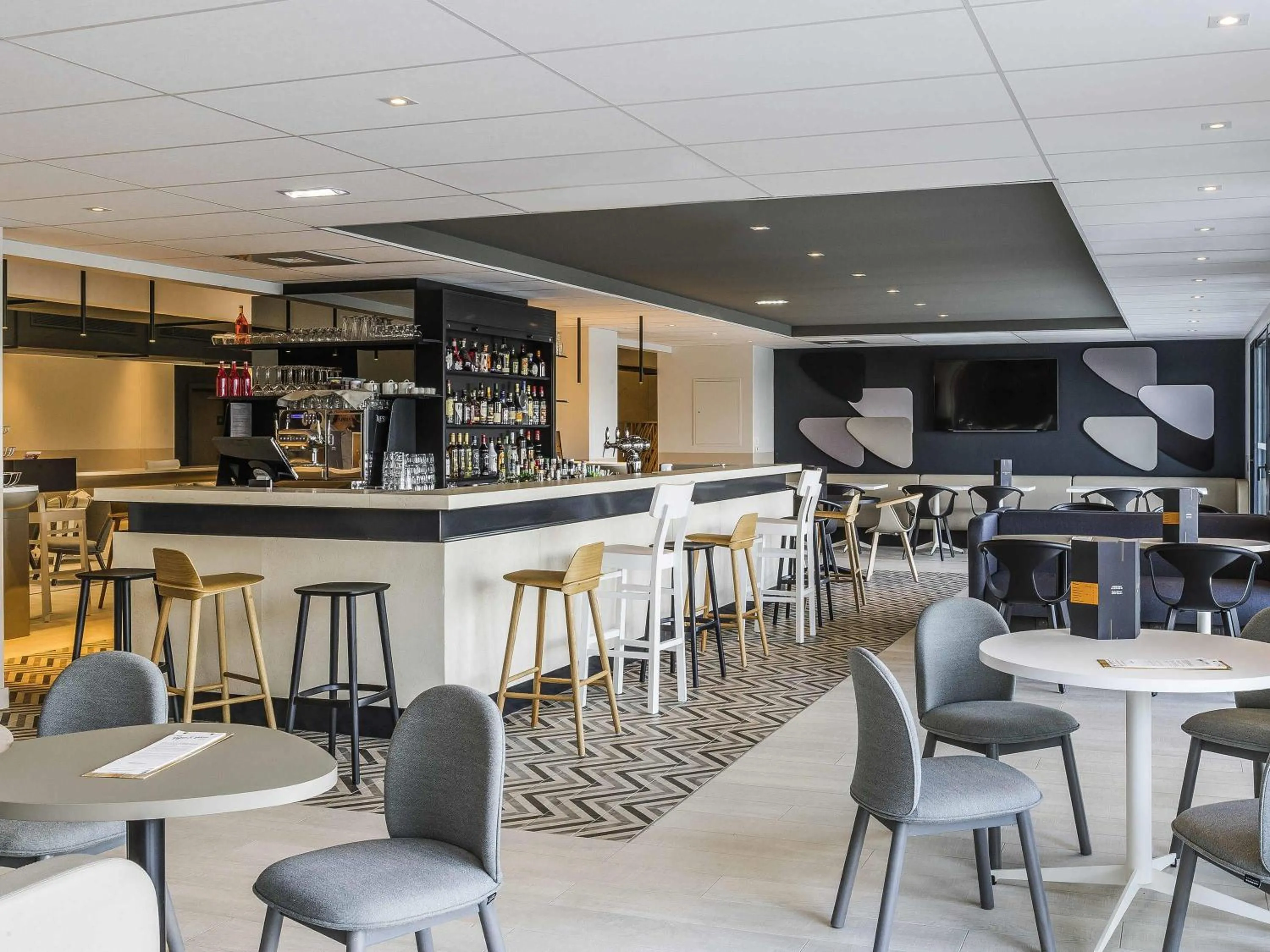 Lounge or bar in Mercure Hotel & Spa Bastia Biguglia