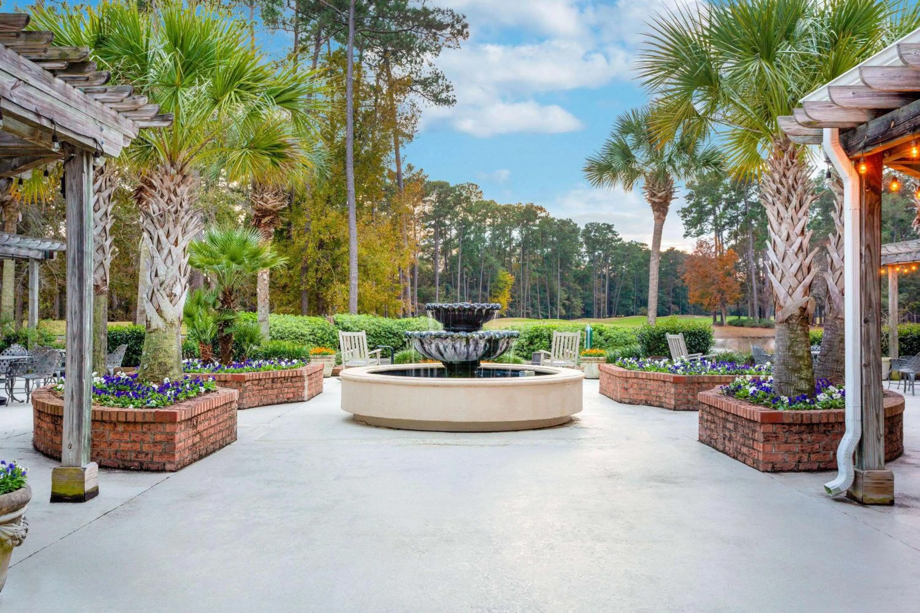 Inner courtyard view in Ellington at Wachesaw Plantation East a Ramada by Wyndham