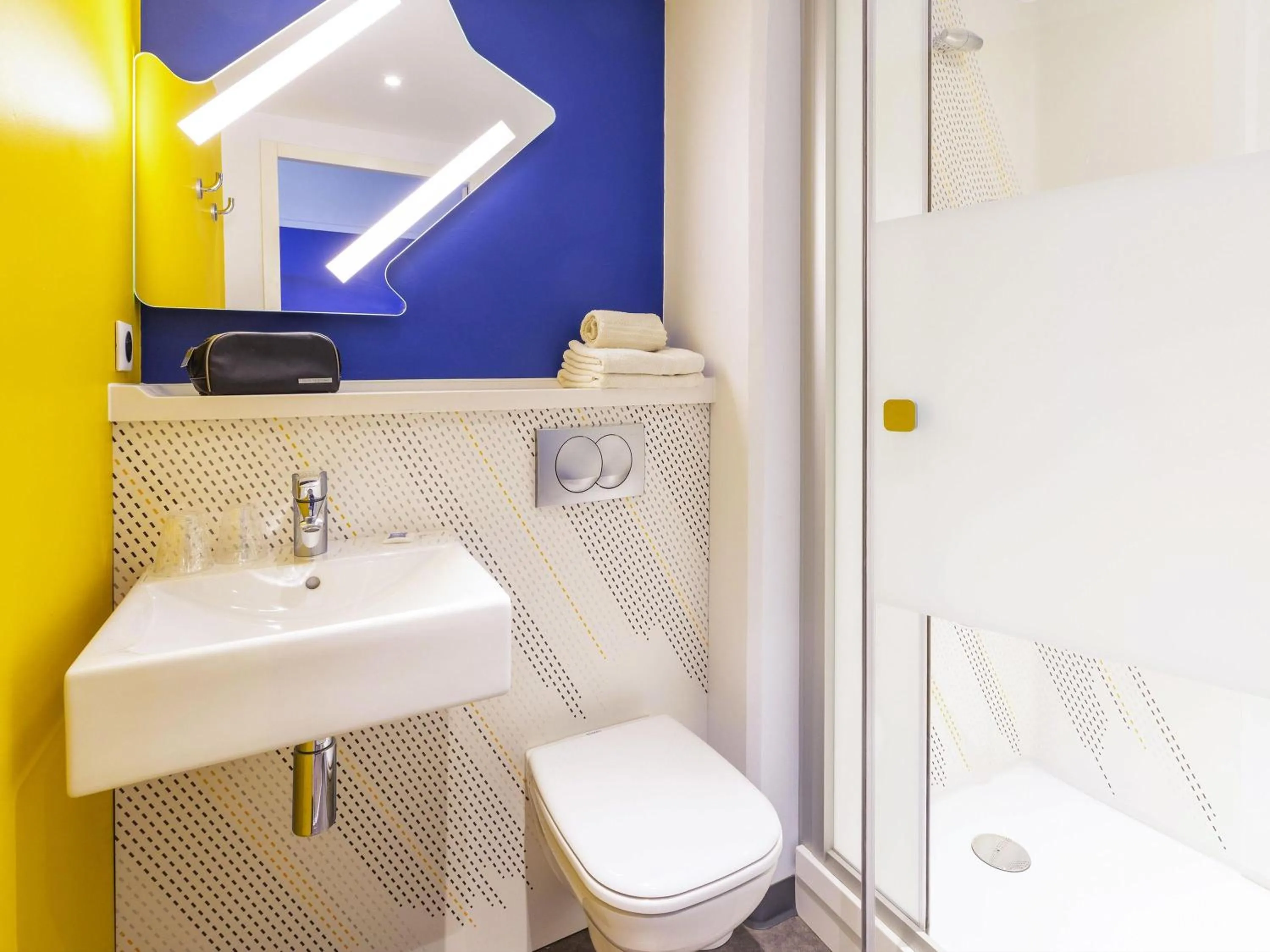 Bedroom in ibis budget Rennes Rte Lorient