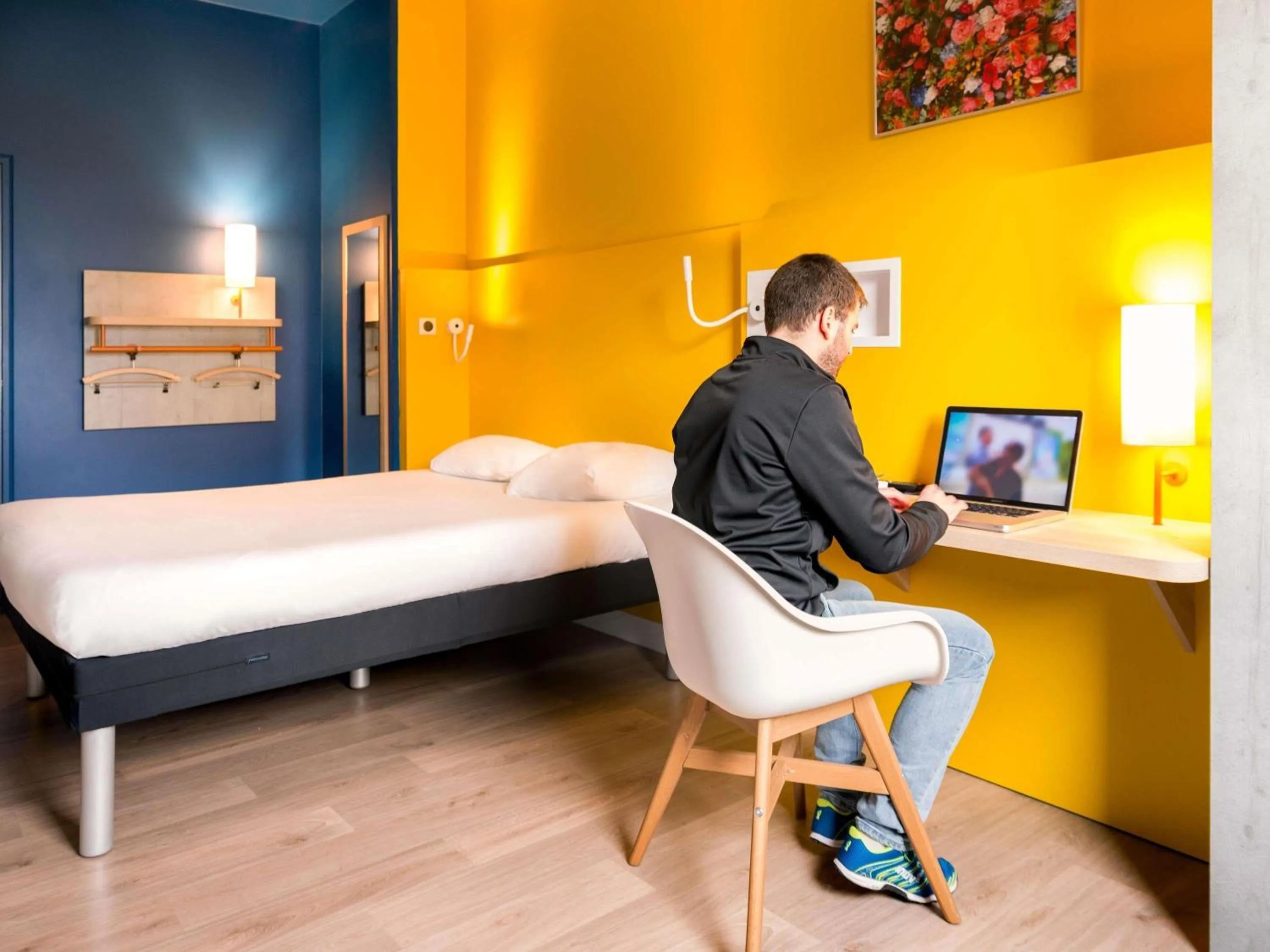 Bedroom, Bed in ibis budget Rennes Rte Lorient